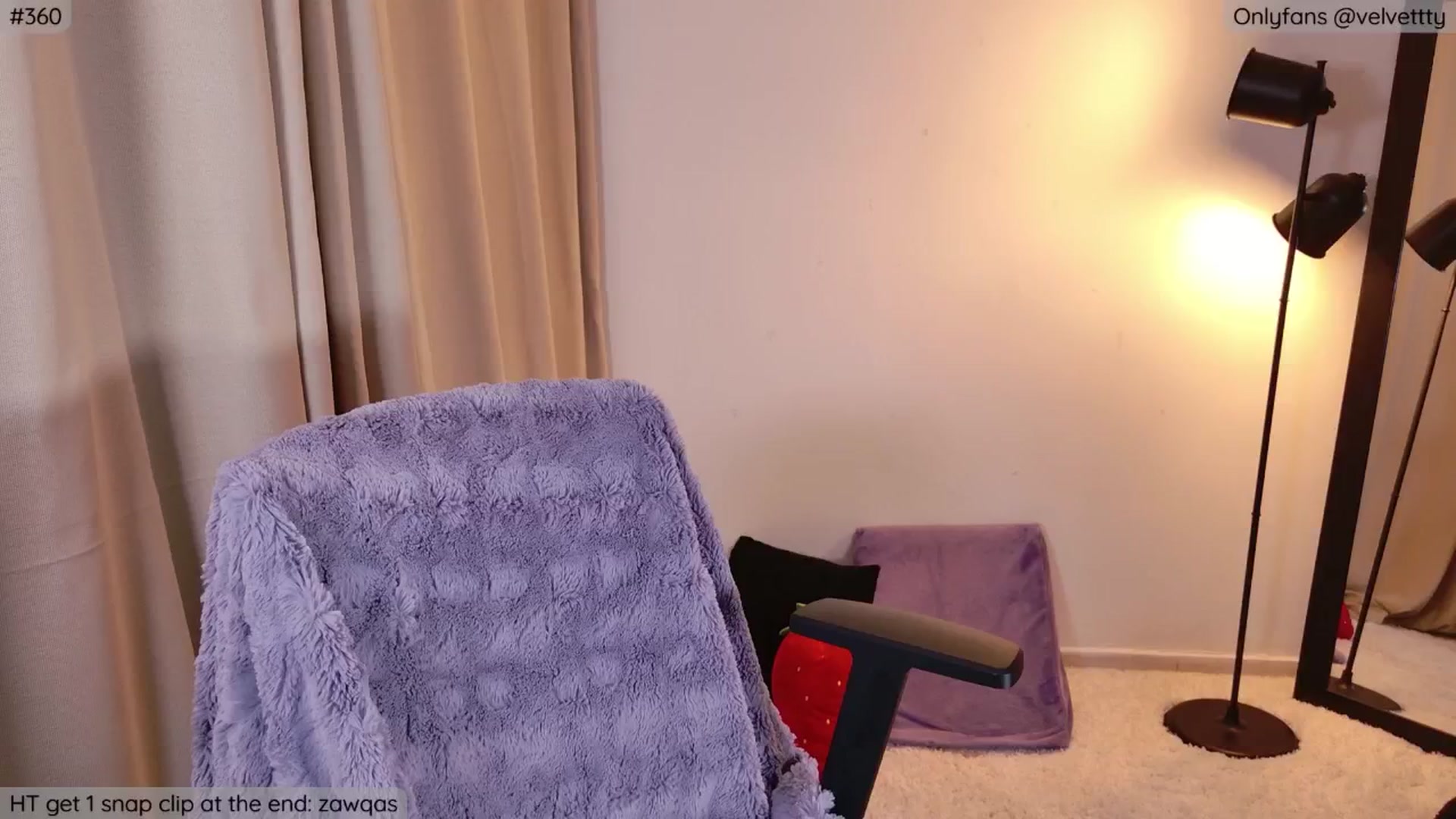 Gallery image thumbnail from Velvetty's myfreecams stream on, 03/17/2026, 04:56 image 11 of 20