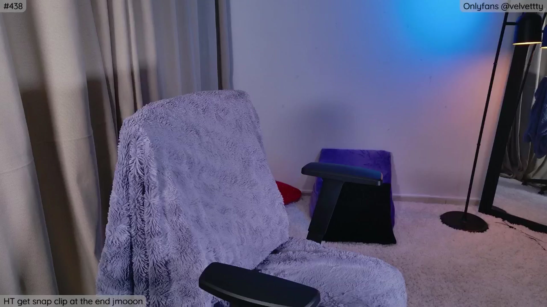 Gallery image thumbnail from Velvetty's myfreecams stream on, 04/19/2026, 07:19 image 3 of 20