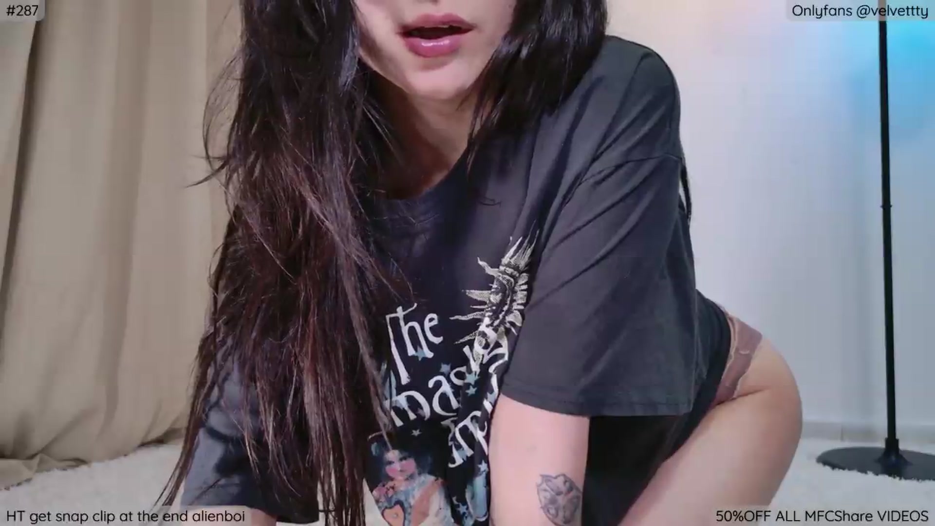 Gallery image thumbnail from Velvetty's myfreecams stream on, 05/06/2026, 07:19 image 5 of 20