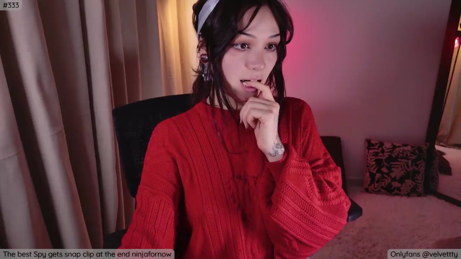 Gallery image thumbnail from Velvetty's myfreecams stream on, 06/13/2026, 04:32 image 4 of 20