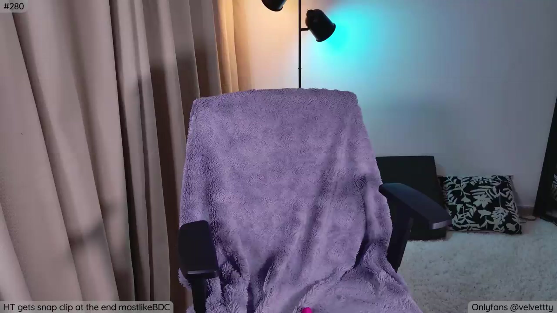 Gallery image thumbnail from Velvetty's myfreecams stream on, 06/14/2026, 07:18 image 6 of 20