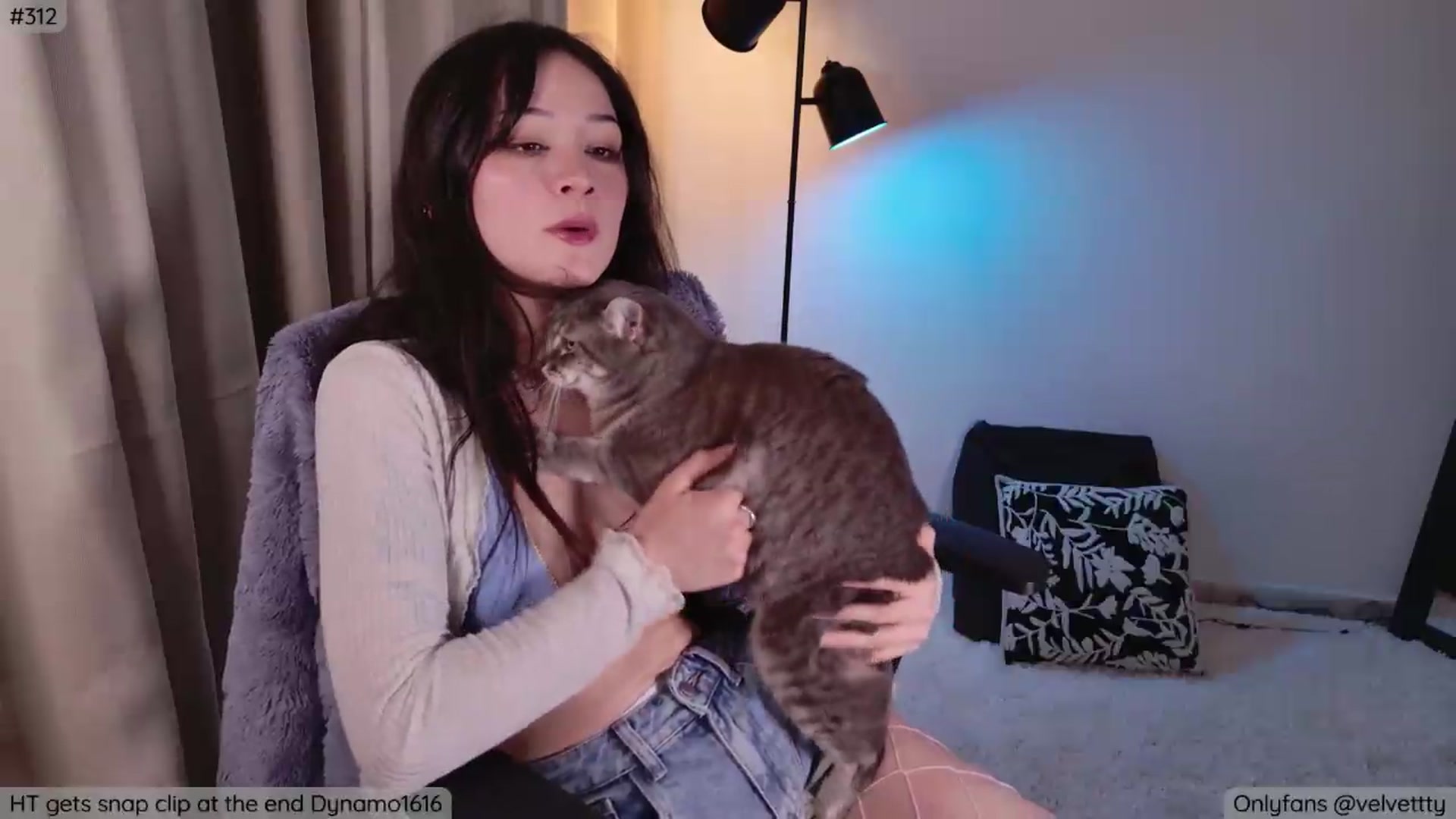 Gallery image thumbnail from Velvetty's myfreecams stream on, 07/01/2026, 04:25 image 6 of 20