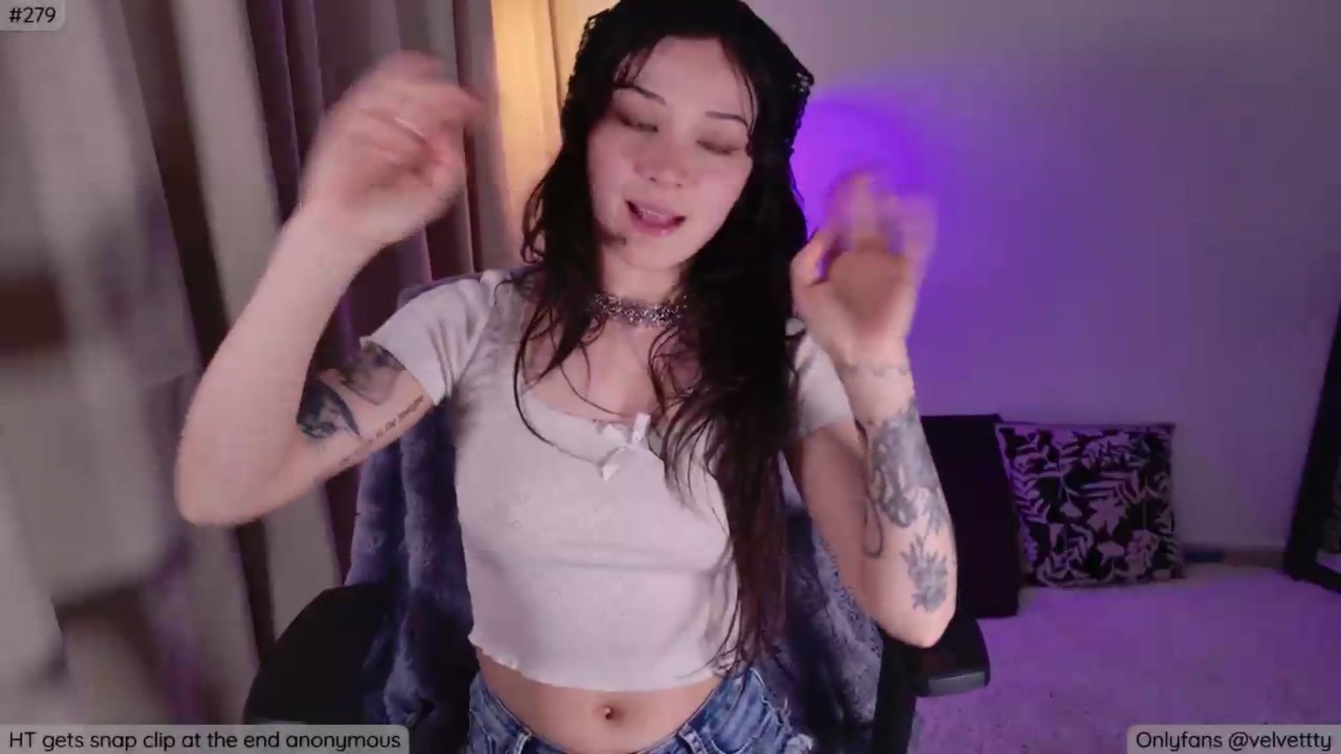 Gallery image thumbnail from Velvetty's myfreecams stream on, 07/10/2026, 06:08 image 10 of 20