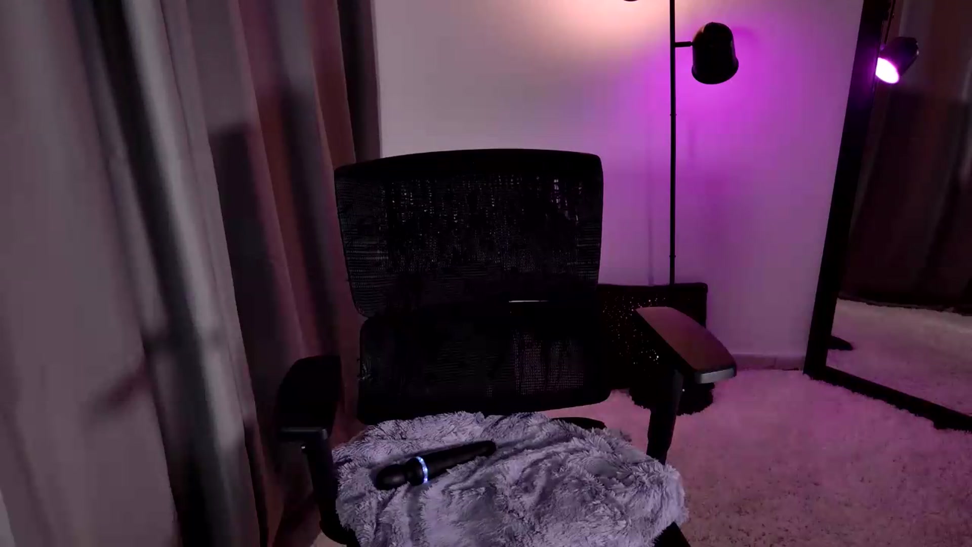 Gallery image thumbnail from Velvetty's myfreecams stream on, 08/22/2026, 02:14 image 5 of 20