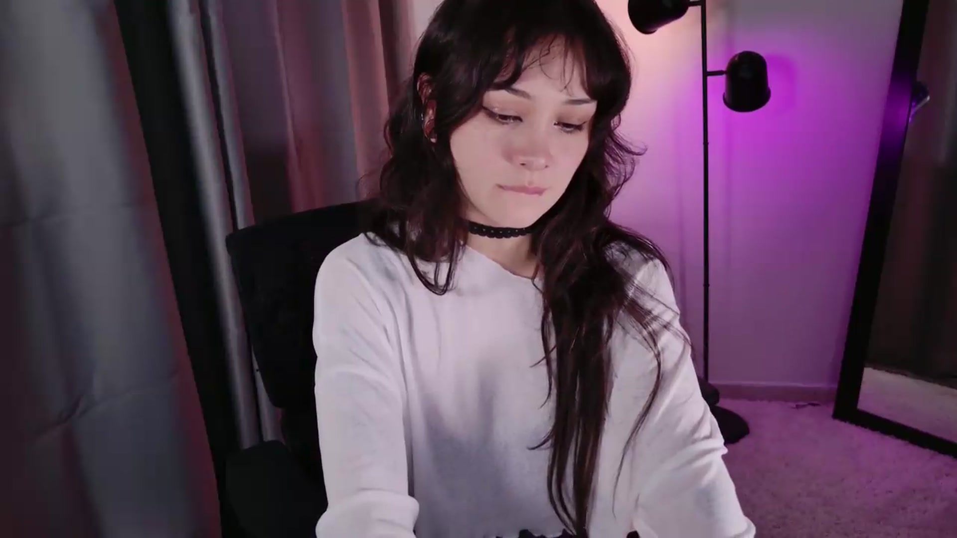 Gallery image thumbnail from Velvetty's myfreecams stream on, 08/25/2026, 02:49 image 15 of 20