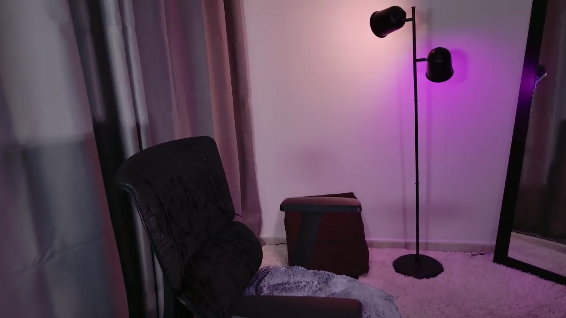 Gallery image thumbnail from Velvetty's myfreecams stream on, 08/25/2026, 02:49 image 1 of 20