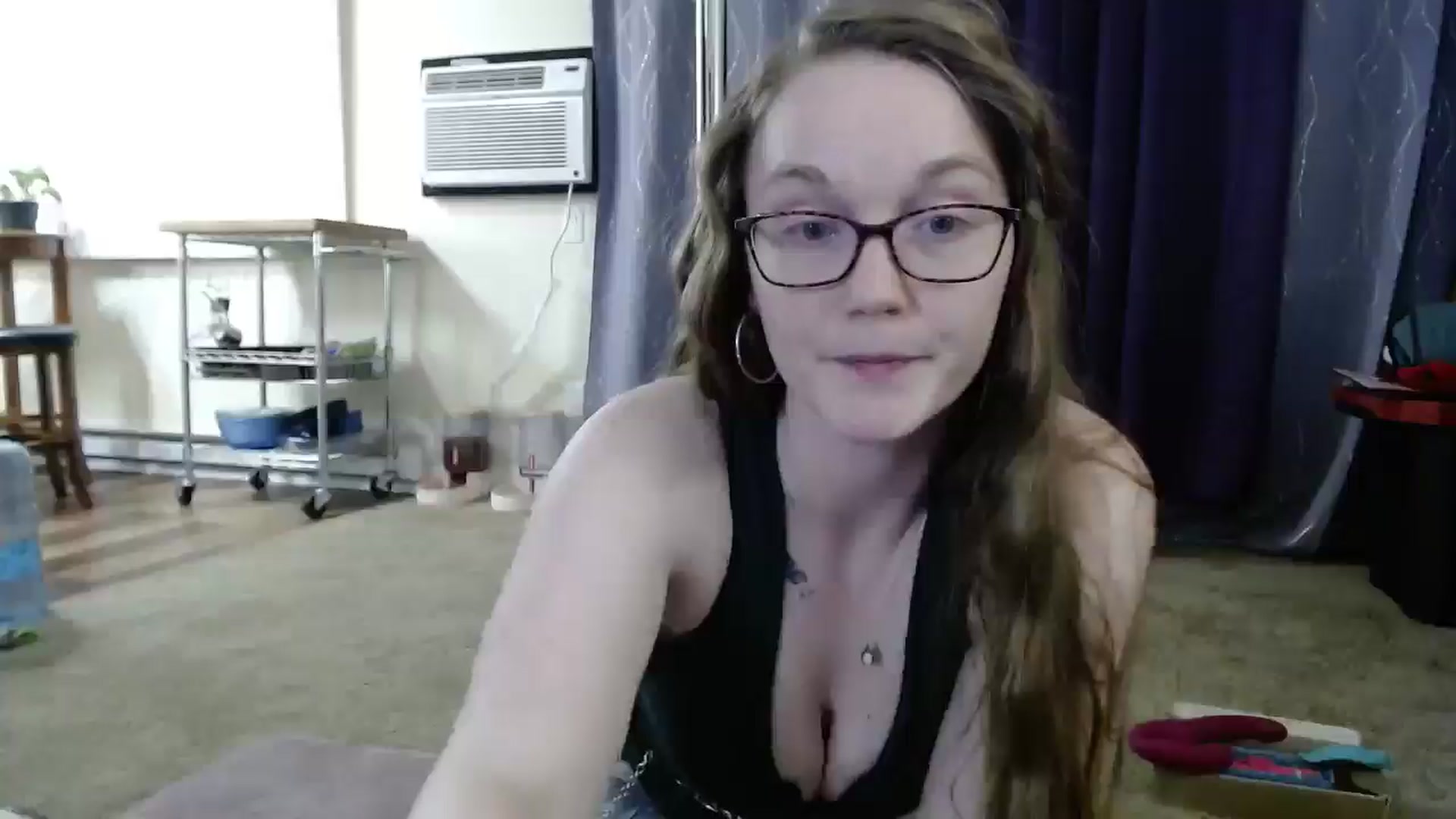 Gallery image thumbnail from Velvetvixxsin's myfreecams stream on, 03/18/2026, 13:04 image 3 of 20