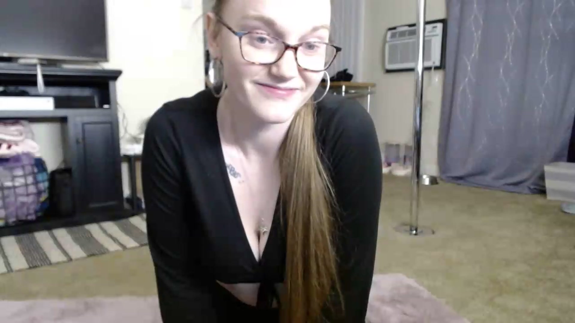 Gallery image thumbnail from Velvetvixxsin's myfreecams stream on, 05/18/2026, 09:37 image 8 of 20