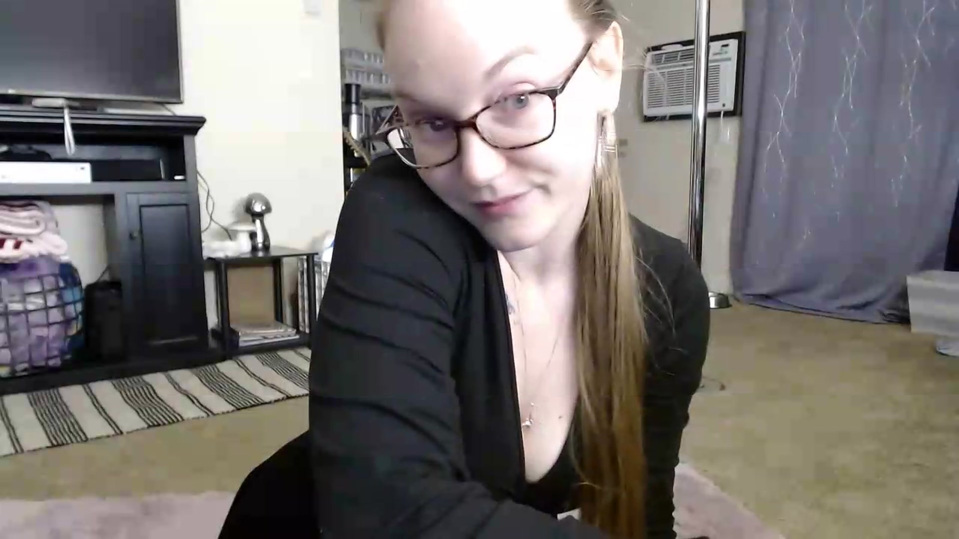 Gallery image thumbnail from Velvetvixxsin's myfreecams stream on, 05/18/2026, 09:37 image 5 of 20