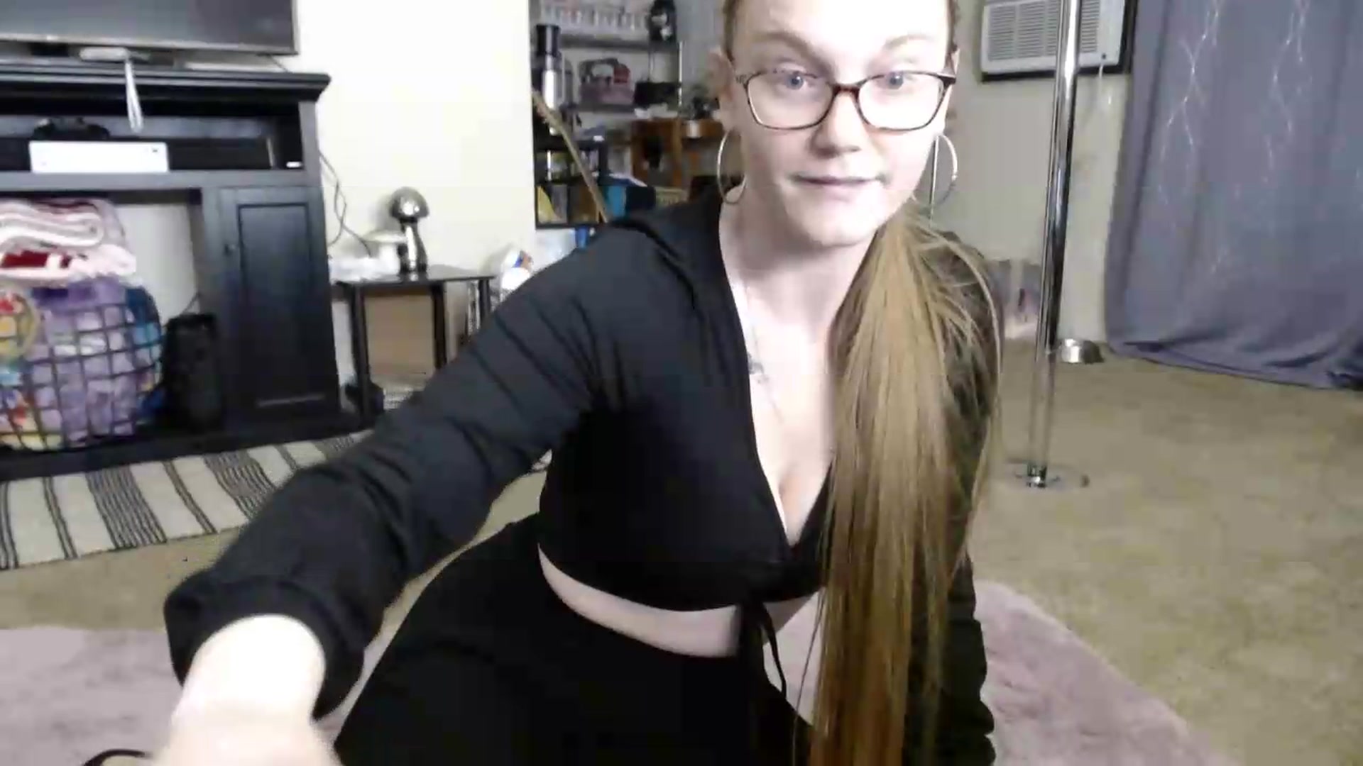 Gallery image thumbnail from Velvetvixxsin's myfreecams stream on, 05/18/2026, 09:37 image 14 of 20