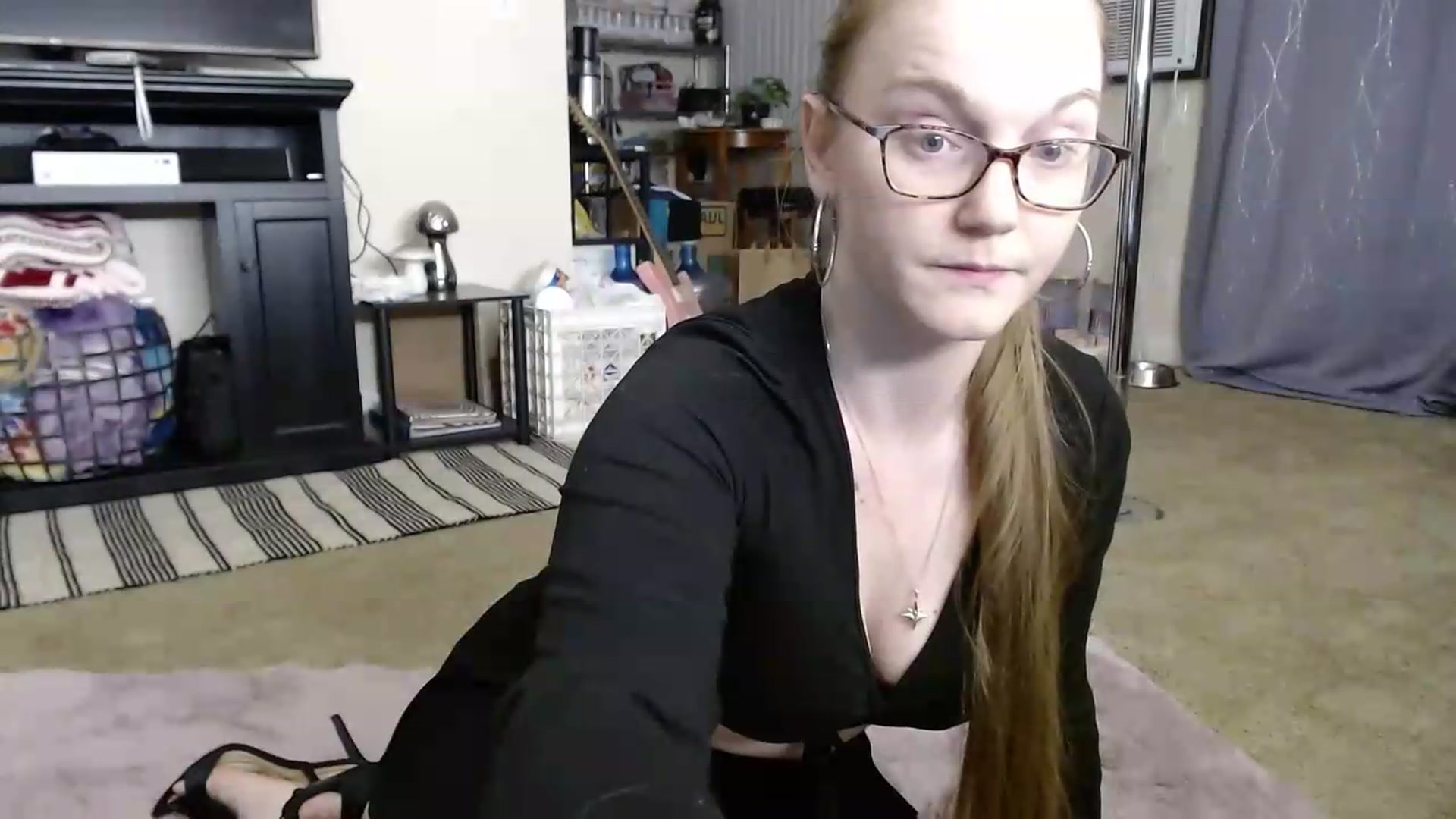 Gallery image thumbnail from Velvetvixxsin's myfreecams stream on, 05/18/2026, 09:37 image 15 of 20