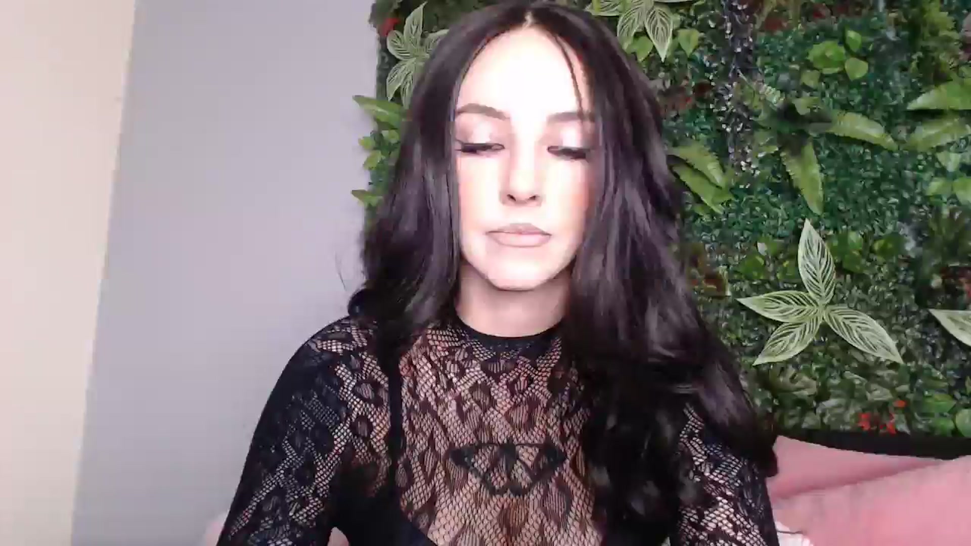 Gallery image thumbnail from Venice_V's myfreecams stream on, 05/07/2025, 23:31 image 19 of 20