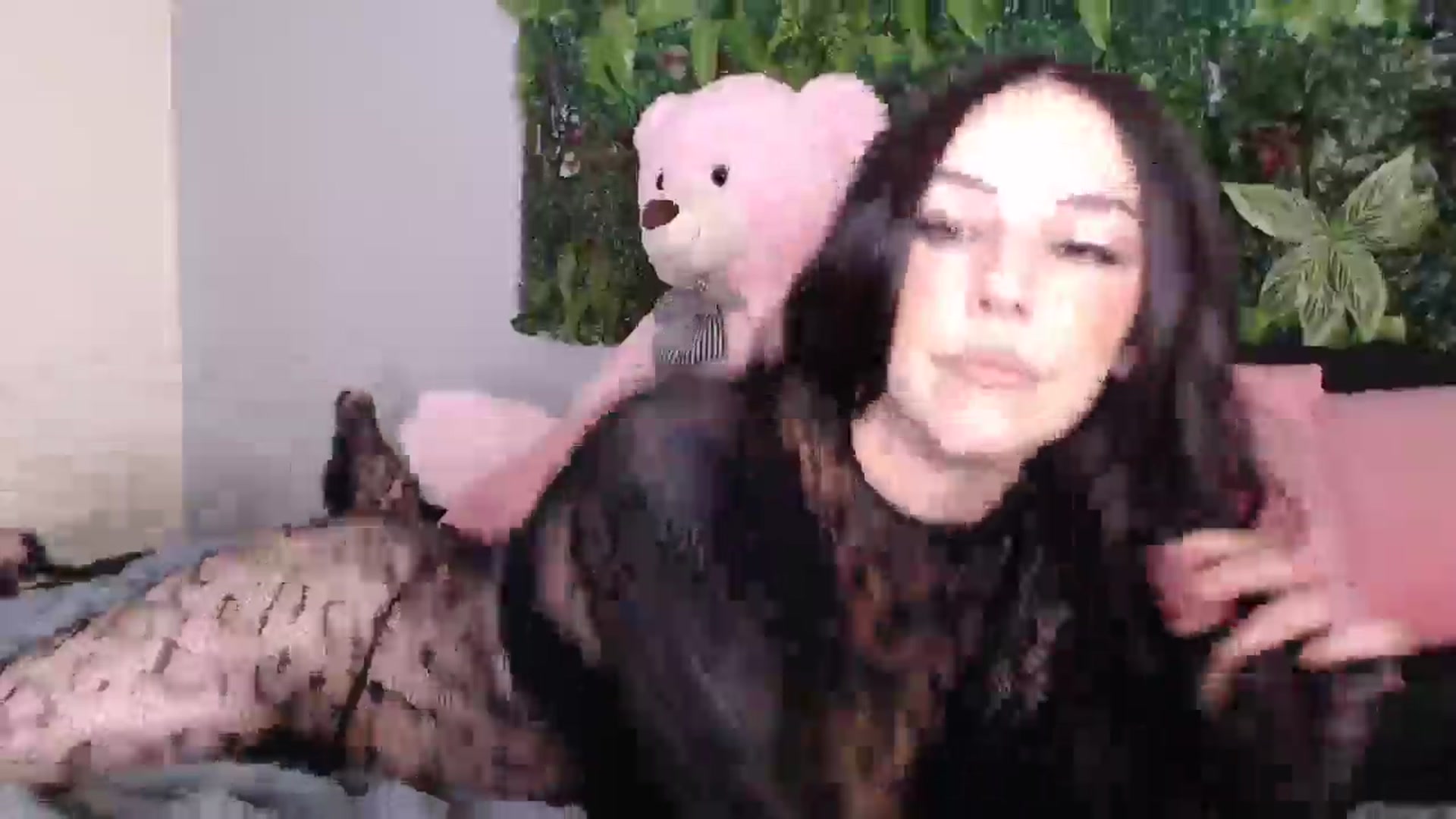 Gallery image thumbnail from Venice_V's myfreecams stream on, 05/07/2025, 23:31 image 3 of 20