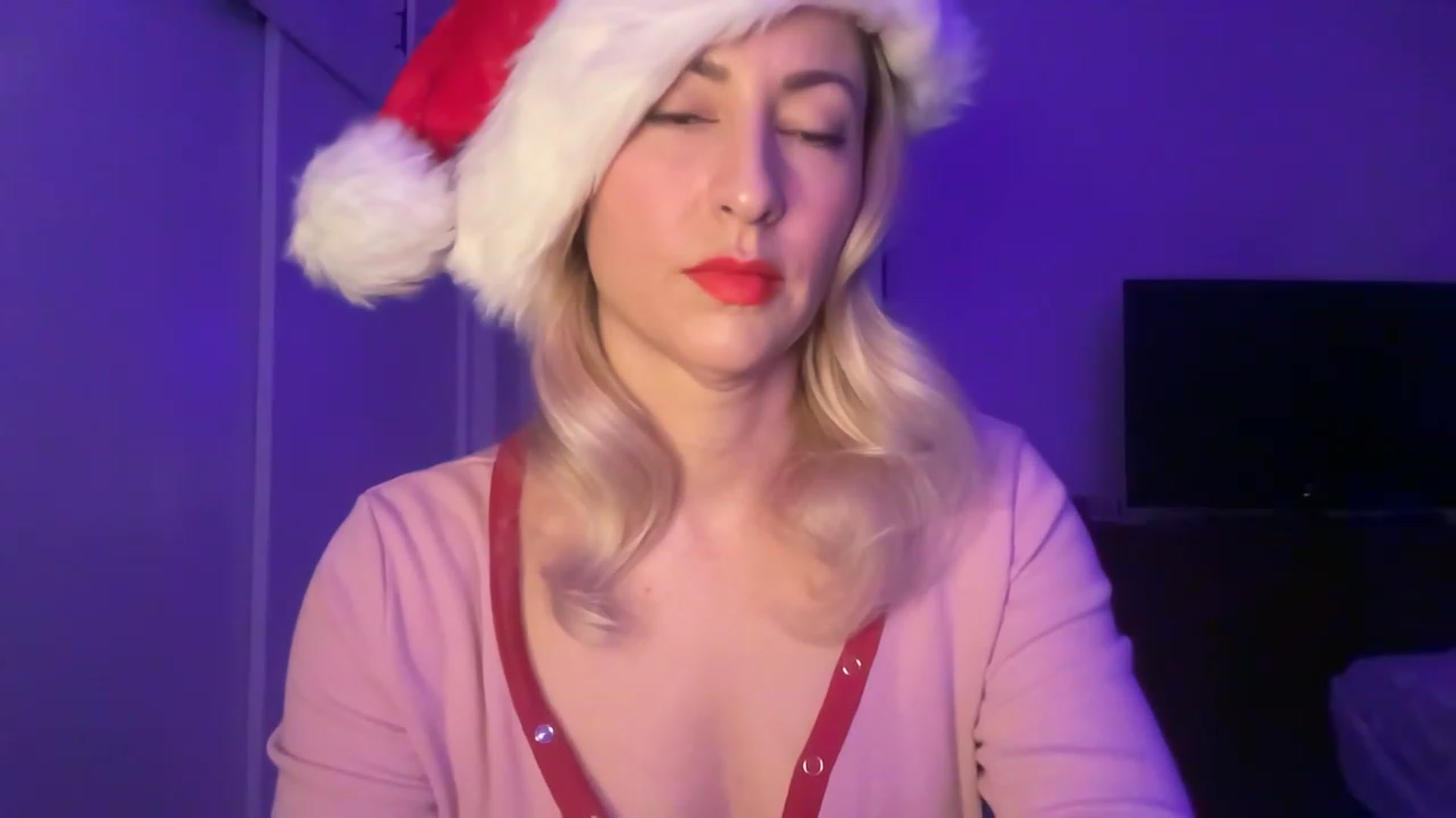 Gallery image thumbnail from Venmome's myfreecams stream on, 12/20/2022, 03:29 image 14 of 20