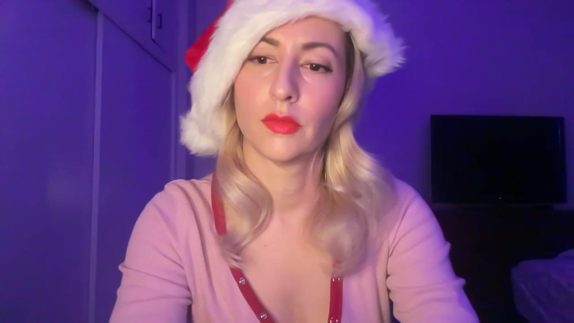 Gallery image thumbnail from Venmome's myfreecams stream on, 12/20/2022, 03:29 image 18 of 20