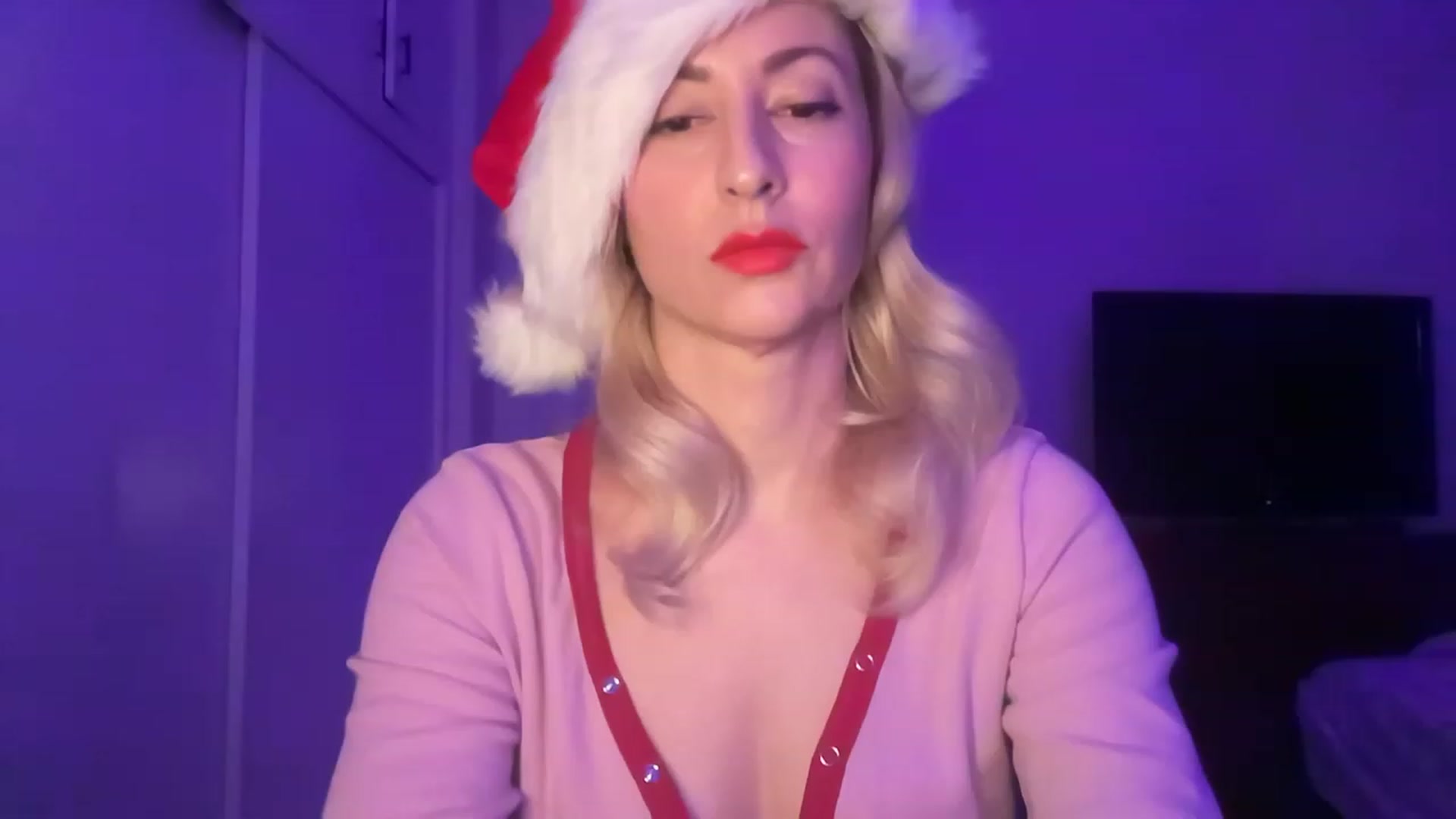 Gallery image thumbnail from Venmome's myfreecams stream on, 12/20/2022, 03:29 image 17 of 20