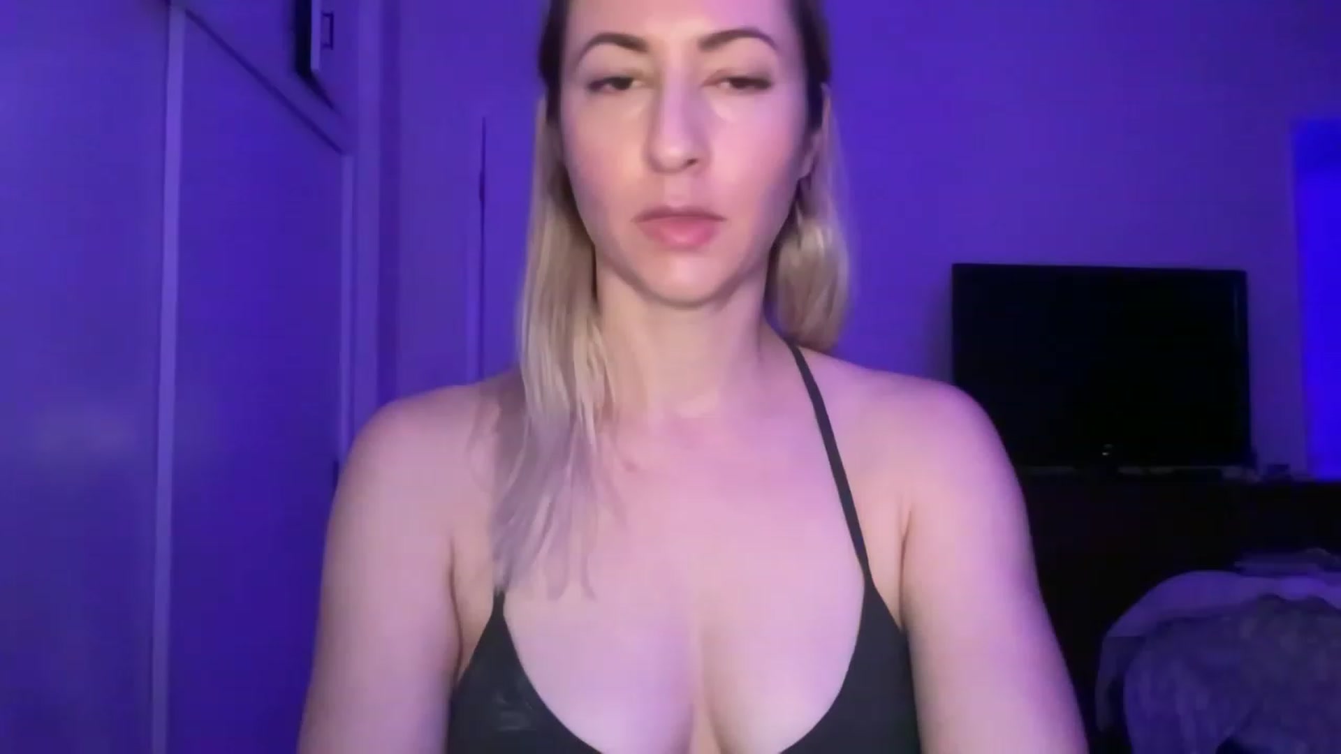Gallery image thumbnail from Venmome's myfreecams stream on, 01/02/2023, 05:18 image 1 of 20