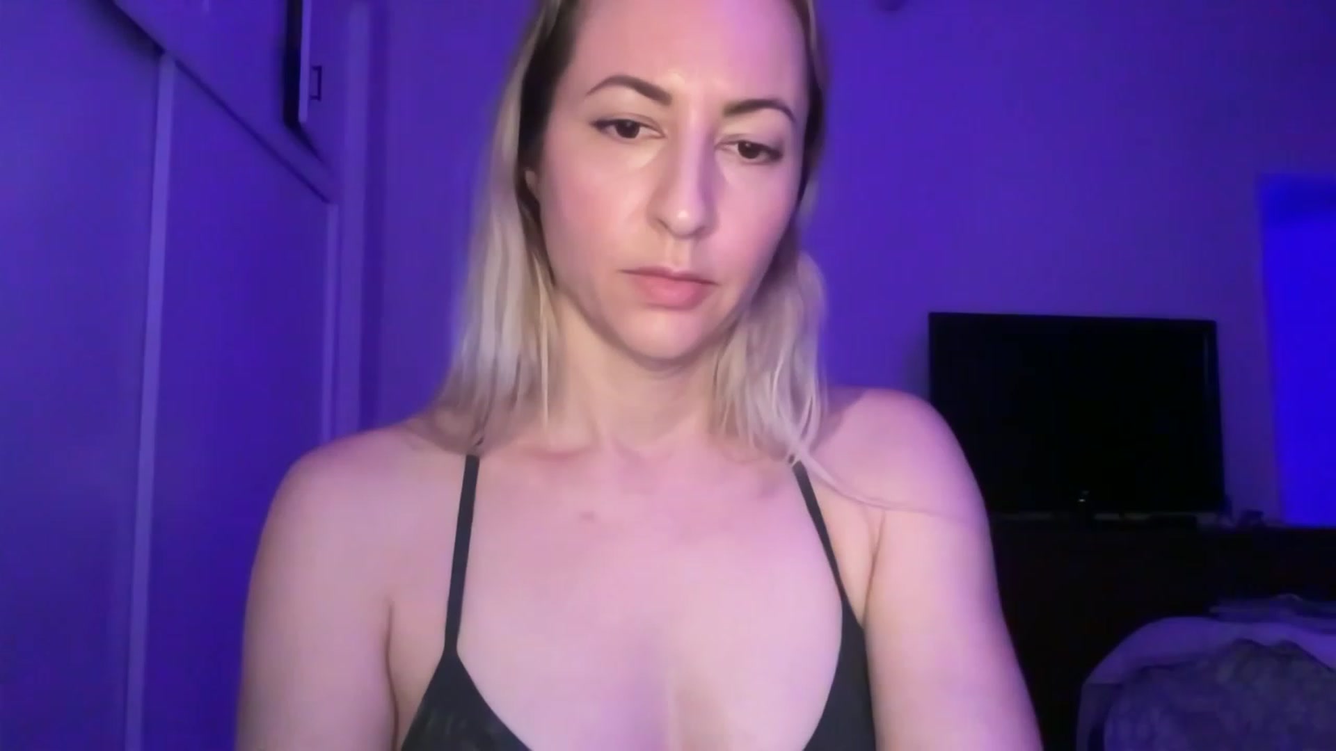 Gallery image thumbnail from Venmome's myfreecams stream on, 01/02/2023, 05:18 image 17 of 20