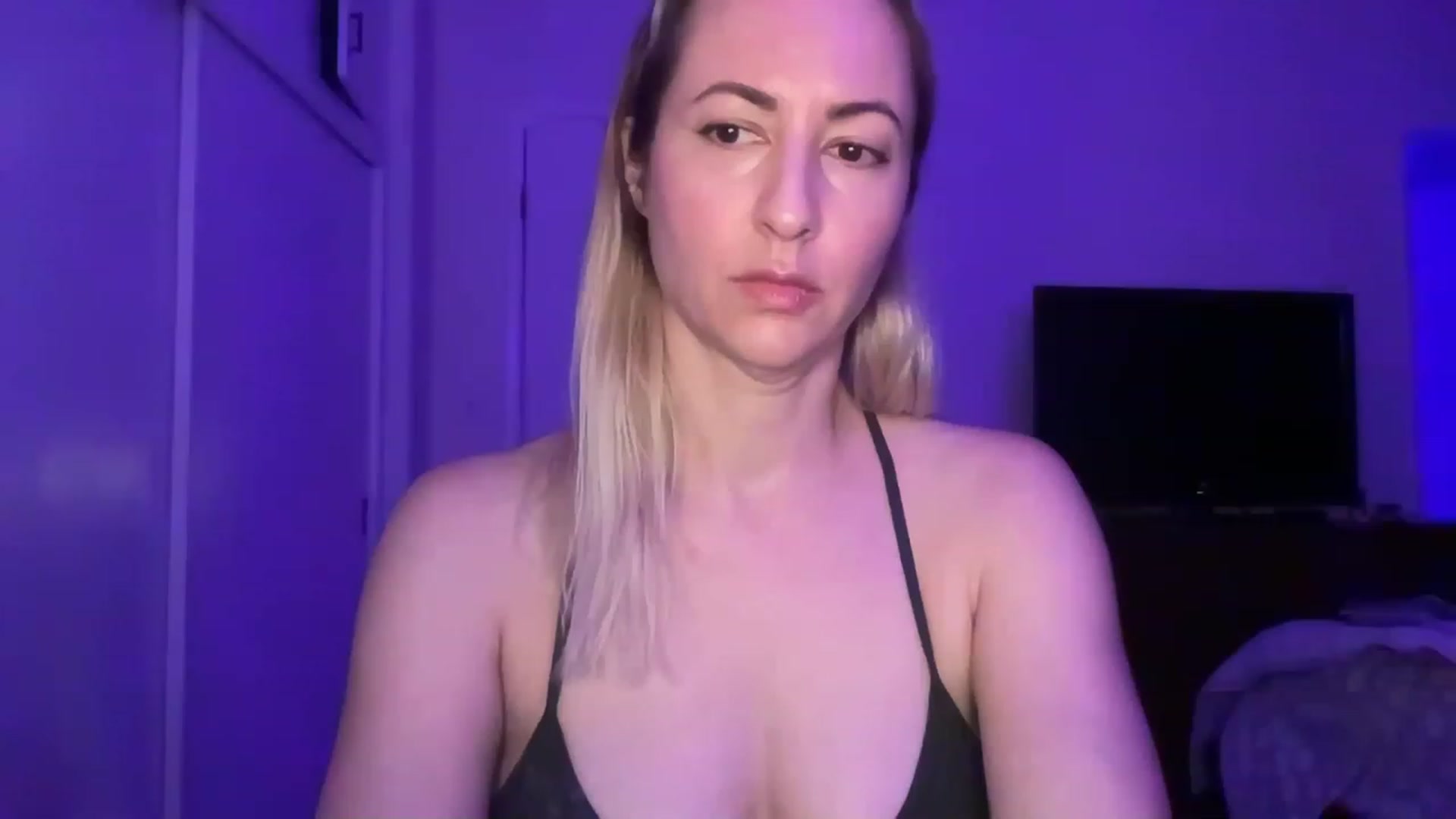 Gallery image thumbnail from Venmome's myfreecams stream on, 01/02/2023, 05:18 image 3 of 20
