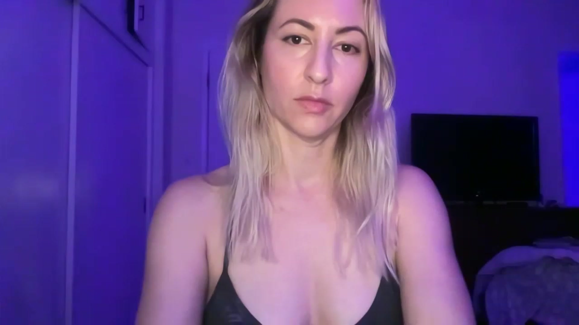 Gallery image thumbnail from Venmome's myfreecams stream on, 01/02/2023, 05:18 image 8 of 20