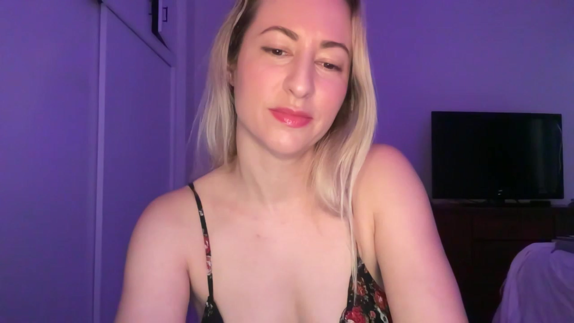 Gallery image thumbnail from Venmome's myfreecams stream on, 01/02/2023, 20:50 image 12 of 20