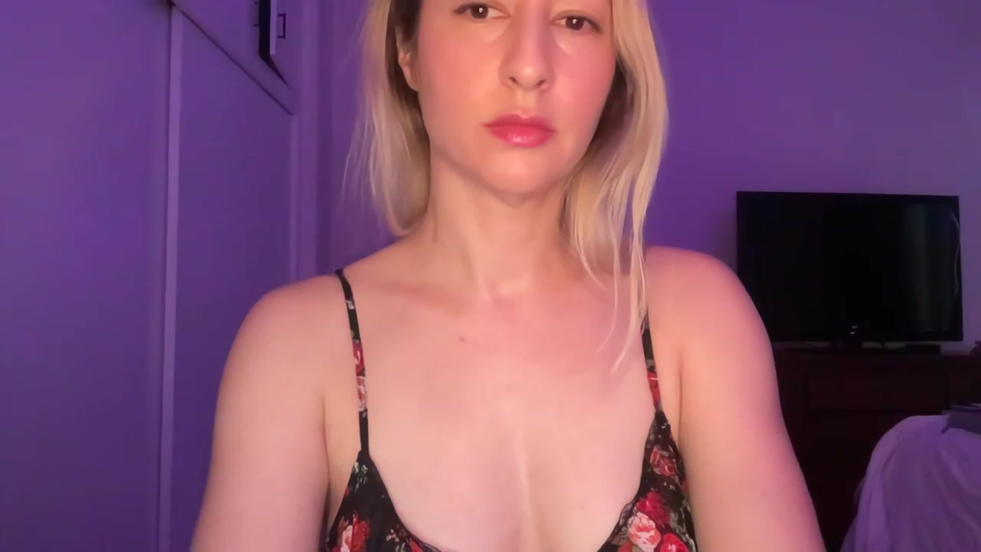 Gallery image thumbnail from Venmome's myfreecams stream on, 01/02/2023, 20:50 image 11 of 20