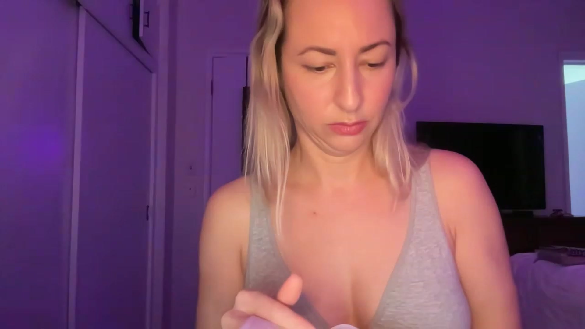 Gallery image thumbnail from Venmome's myfreecams stream on, 01/02/2023, 22:21 image 16 of 20