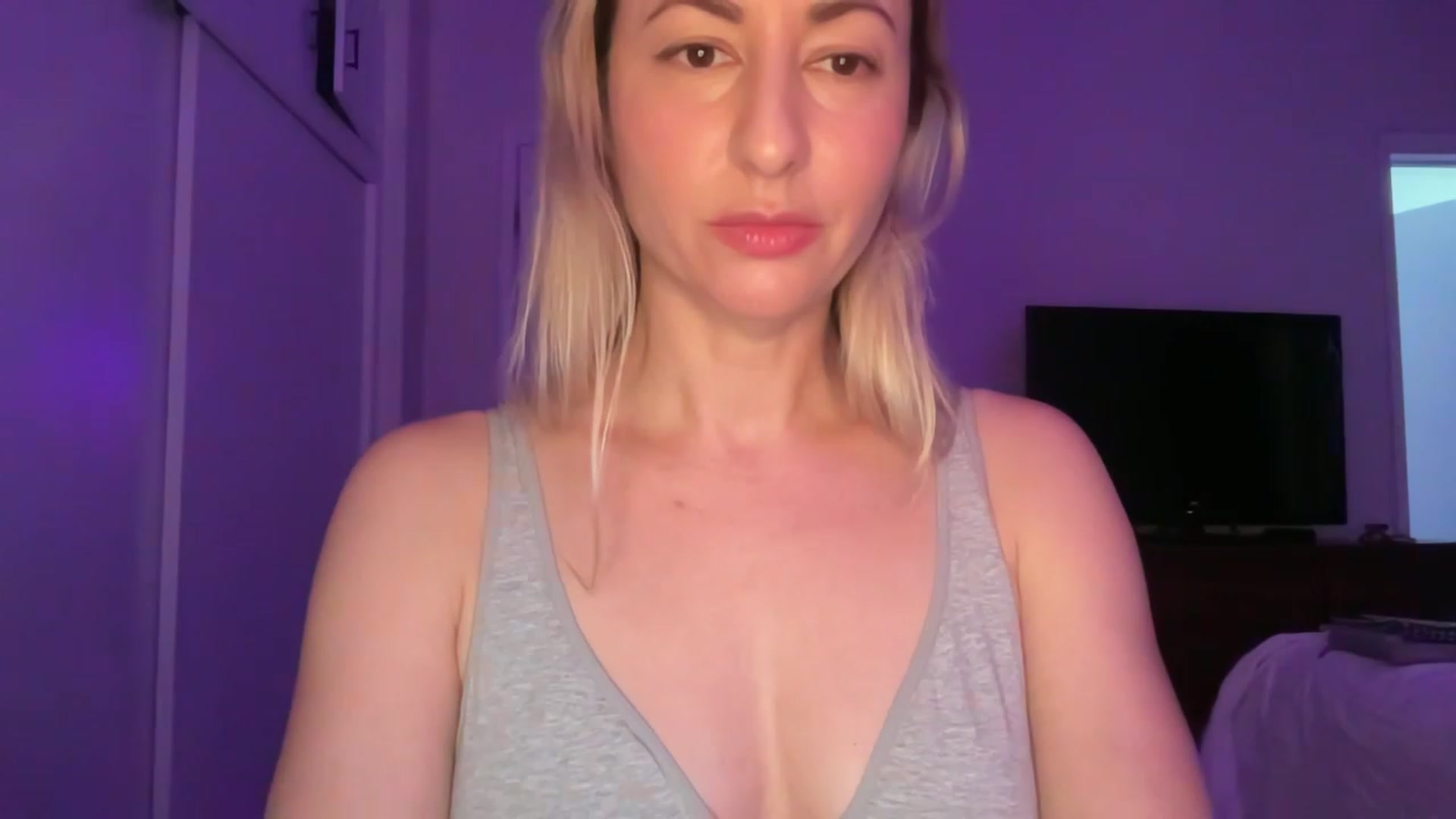 Gallery image thumbnail from Venmome's myfreecams stream on, 01/02/2023, 22:21 image 10 of 20