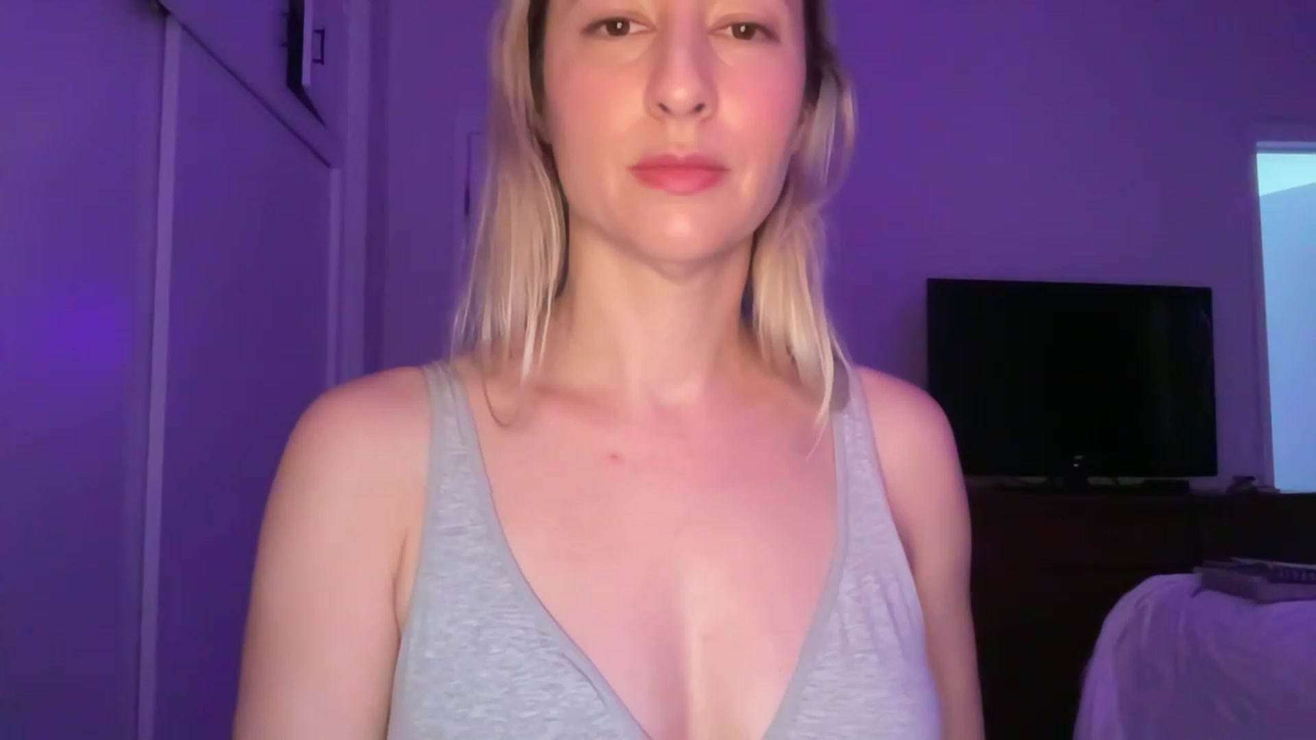 Gallery image thumbnail from Venmome's myfreecams stream on, 01/02/2023, 22:21 image 8 of 20