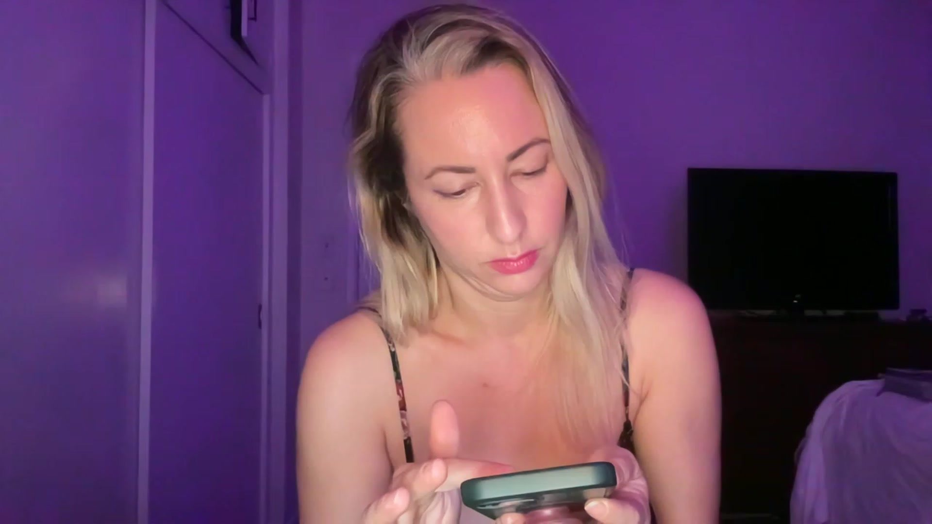 Gallery image thumbnail from Venmome's myfreecams stream on, 01/03/2023, 01:10 image 14 of 20