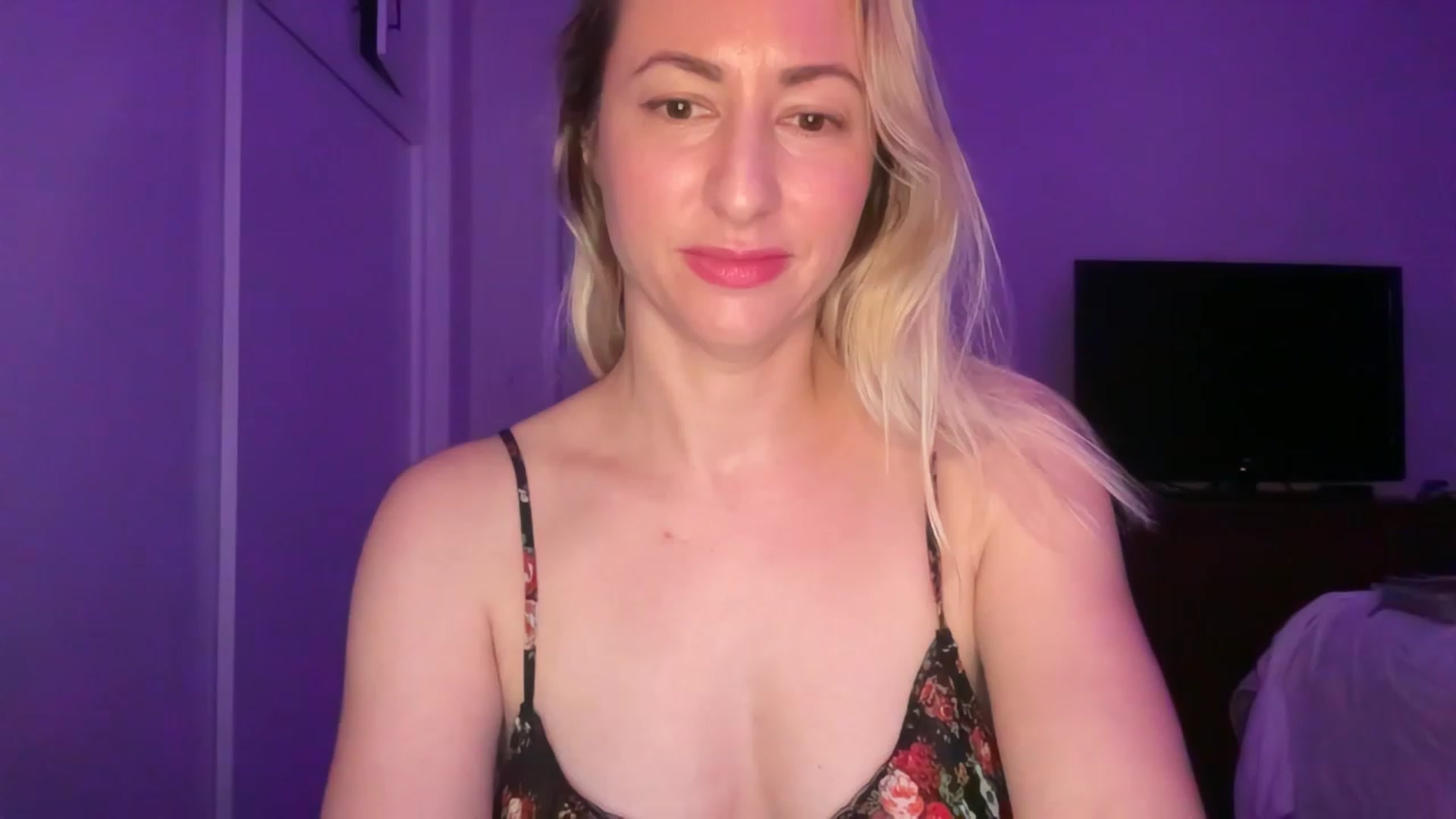 Gallery image thumbnail from Venmome's myfreecams stream on, 01/03/2023, 01:10 image 20 of 20