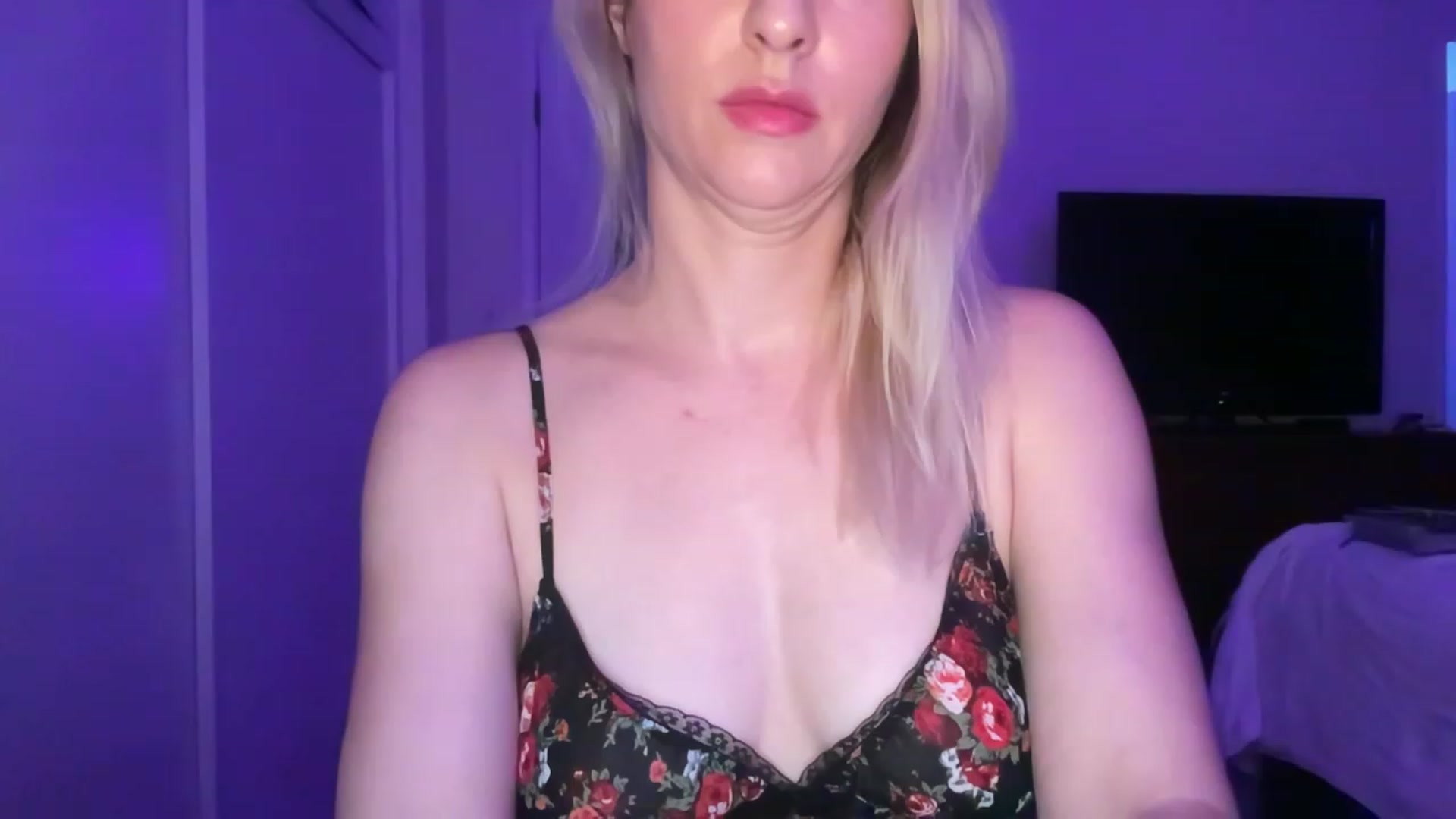 Gallery image thumbnail from Venmome's myfreecams stream on, 01/03/2023, 01:10 image 6 of 20