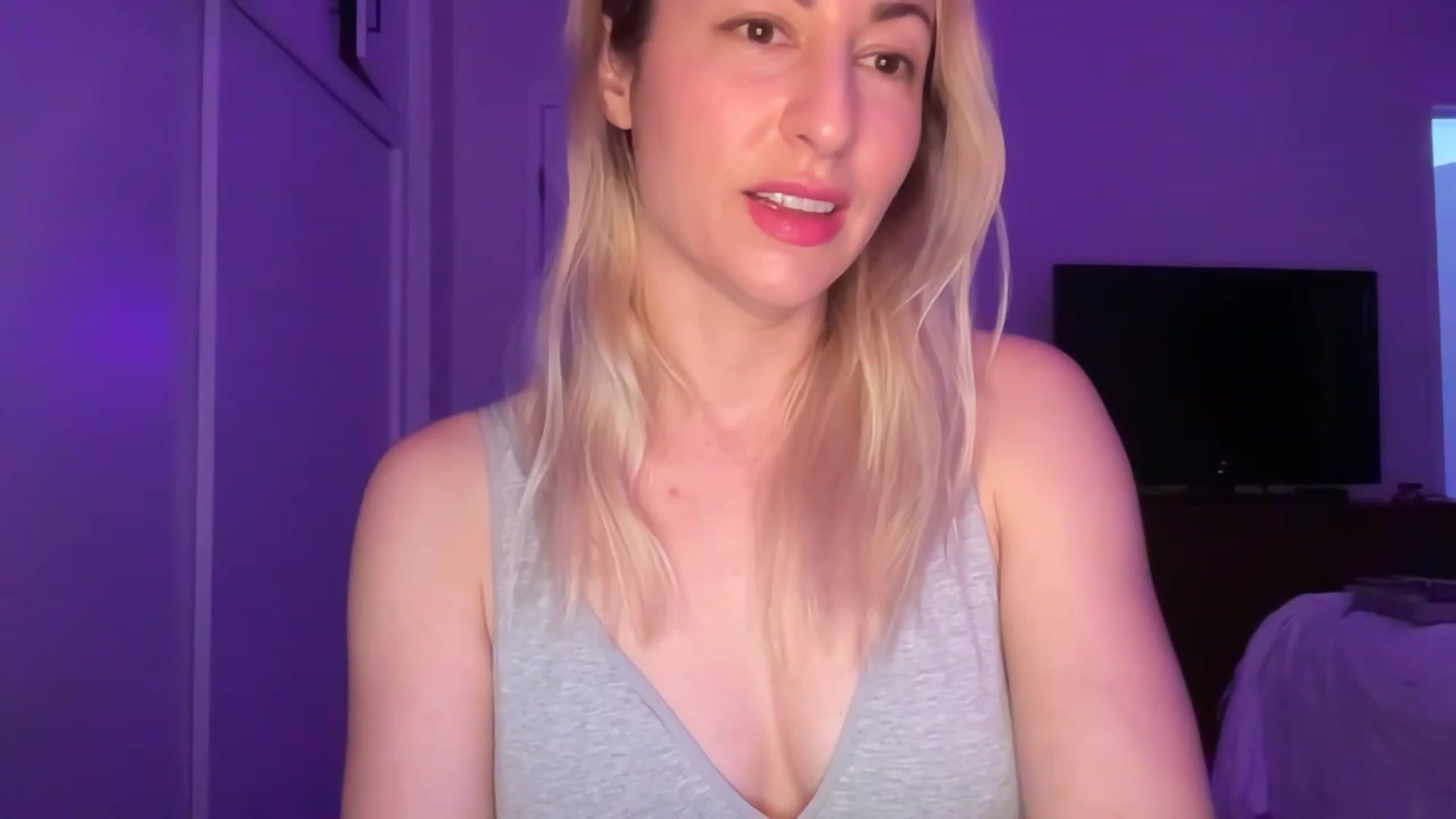 Gallery image thumbnail from Venmome's myfreecams stream on, 01/03/2023, 01:10 image 2 of 20