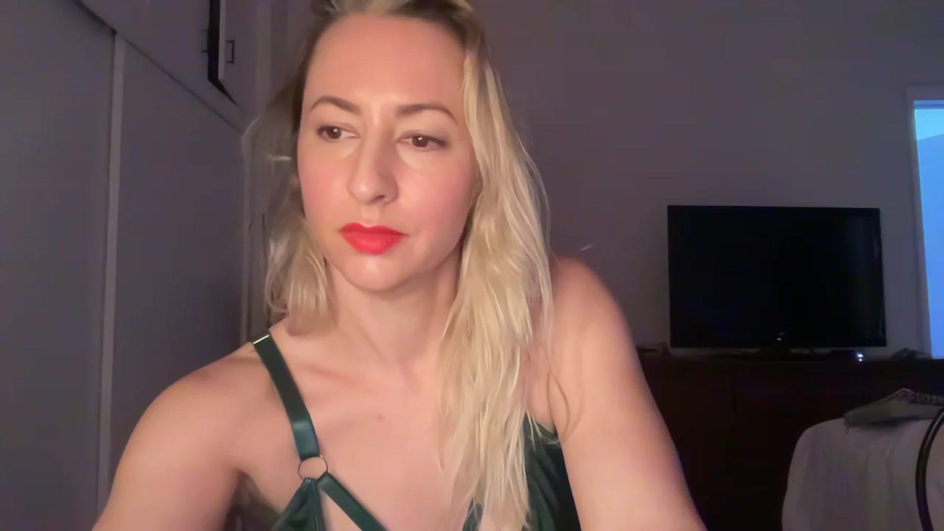 Gallery image thumbnail from Venmome's myfreecams stream on, 01/04/2023, 23:11 image 12 of 20