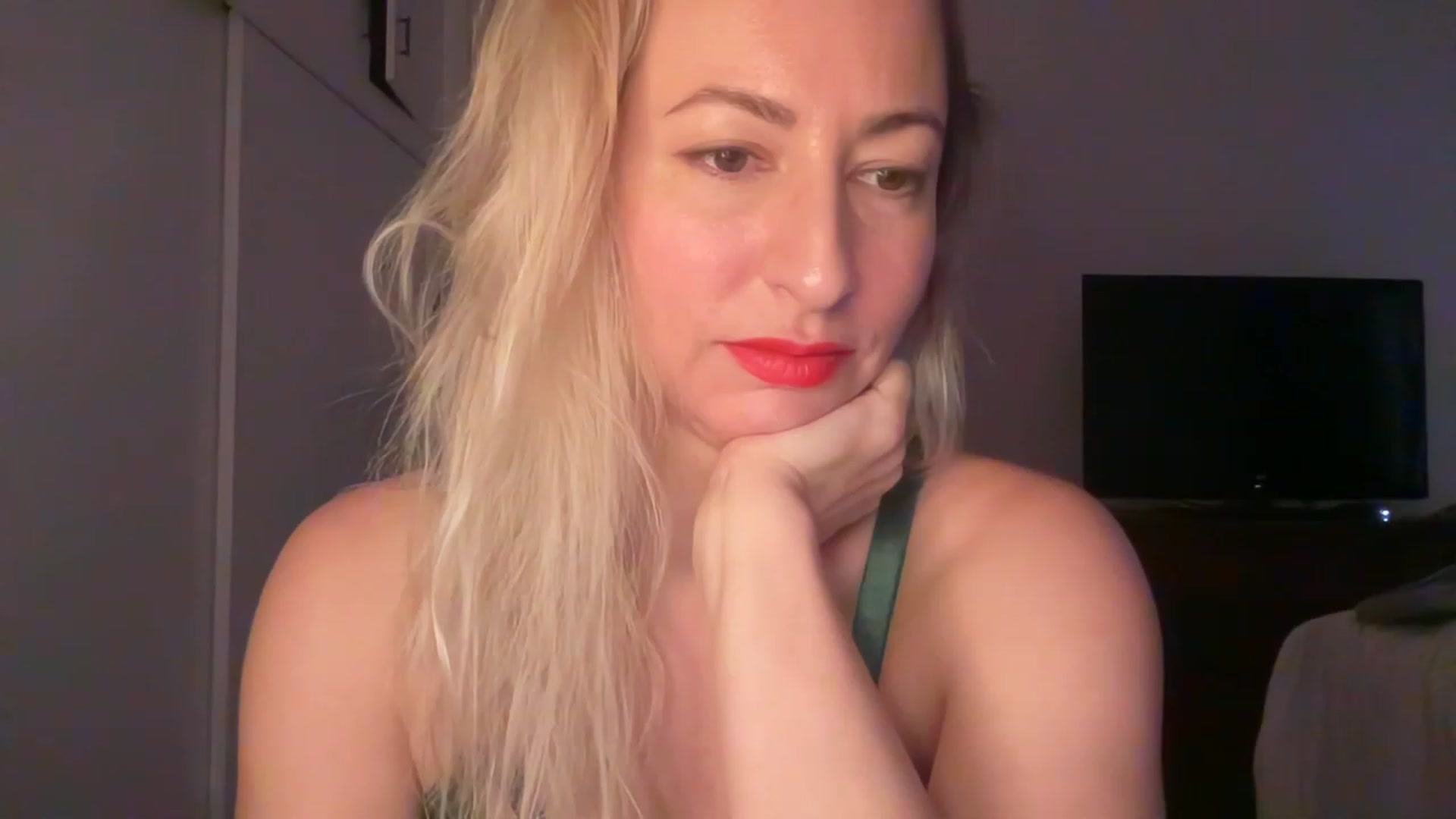 Gallery image thumbnail from Venmome's myfreecams stream on, 01/04/2023, 23:11 image 17 of 20