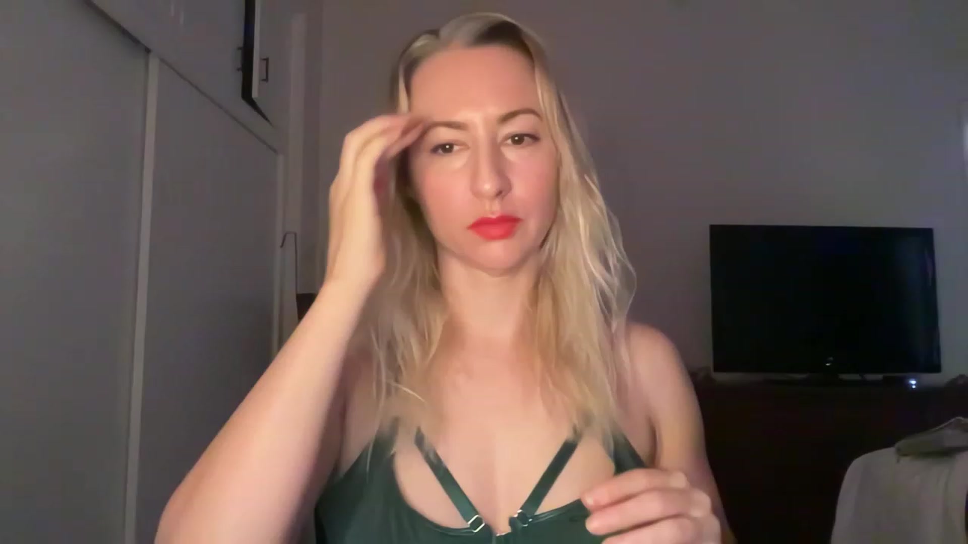 Gallery image thumbnail from Venmome's myfreecams stream on, 01/04/2023, 23:11 image 3 of 20