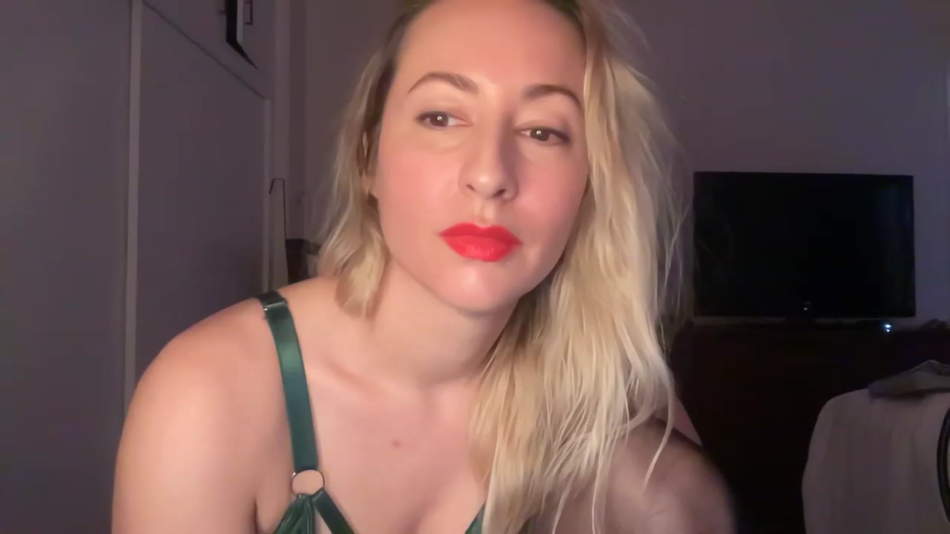 Gallery image thumbnail from Venmome's myfreecams stream on, 01/04/2023, 23:11 image 9 of 20