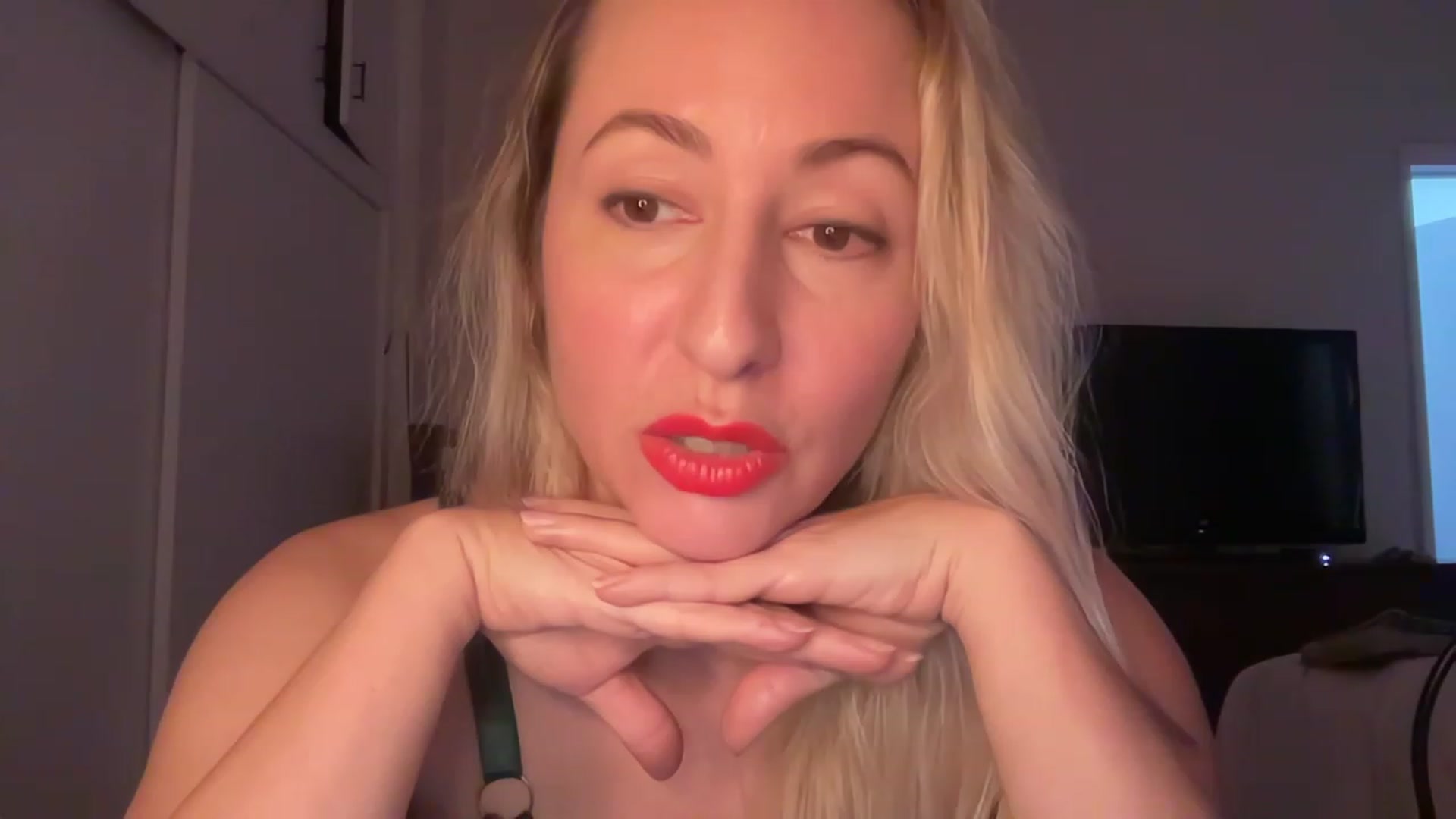 Gallery image thumbnail from Venmome's myfreecams stream on, 01/04/2023, 23:11 image 11 of 20