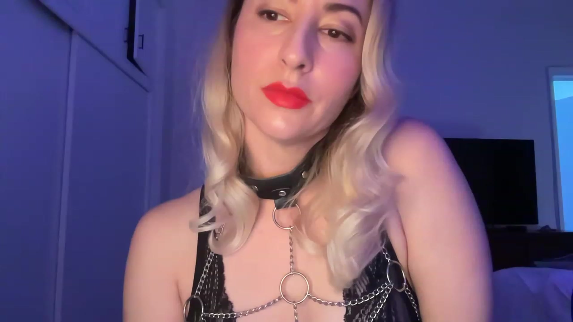 Gallery image thumbnail from Venmome's myfreecams stream on, 01/06/2023, 21:59 image 18 of 20