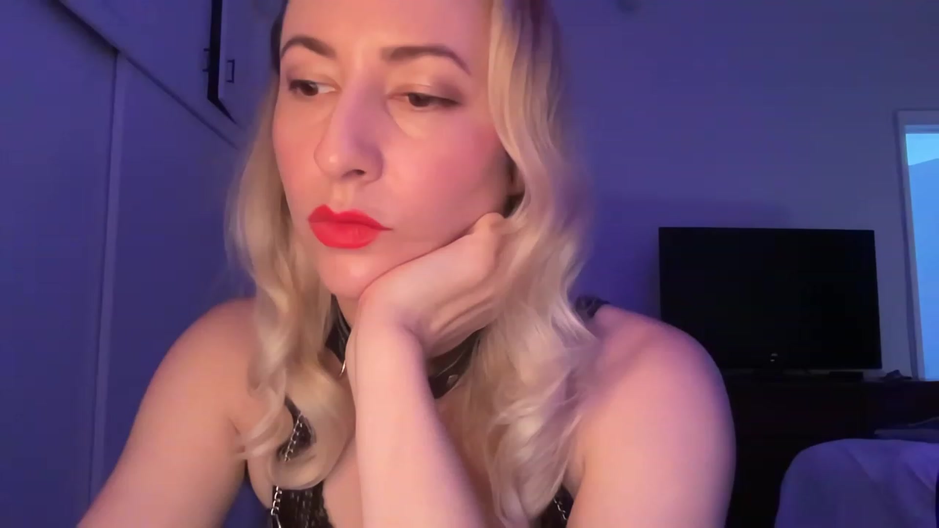 Gallery image thumbnail from Venmome's myfreecams stream on, 01/06/2023, 21:59 image 11 of 20