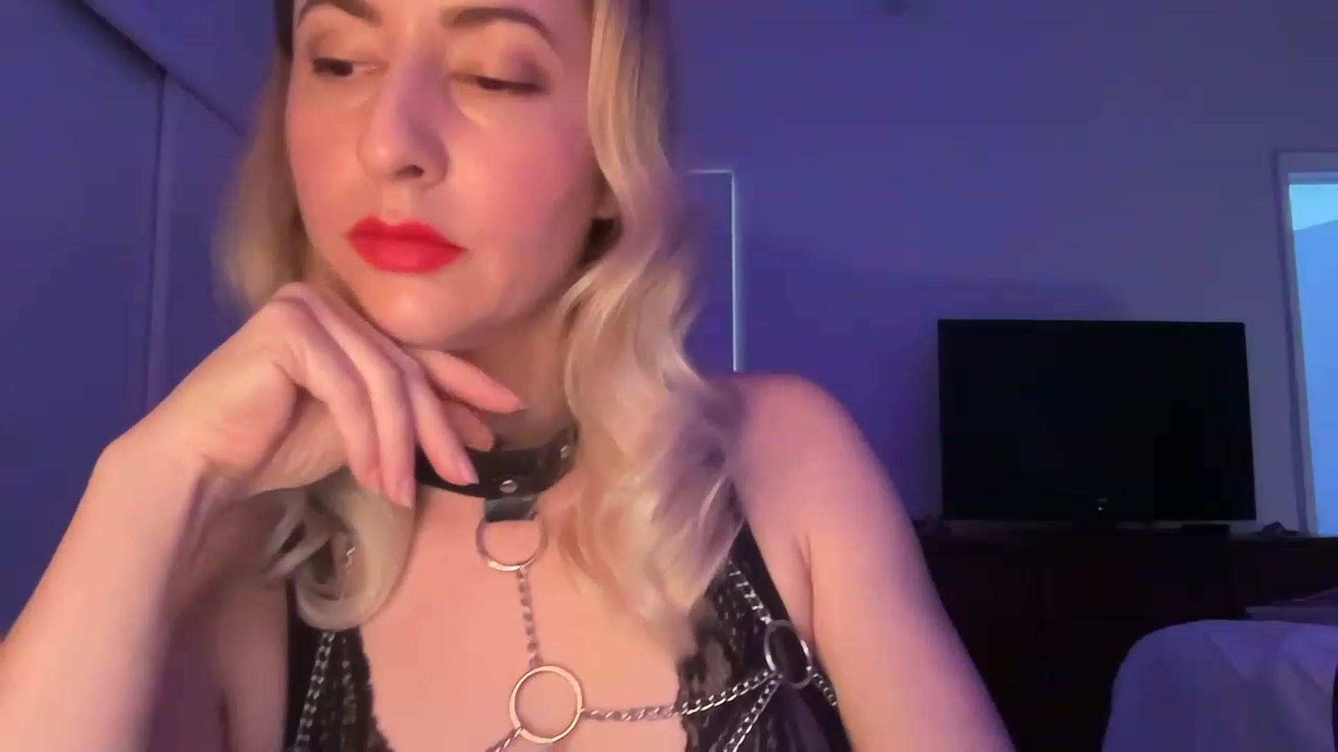 Gallery image thumbnail from Venmome's myfreecams stream on, 01/06/2023, 21:59 image 8 of 20
