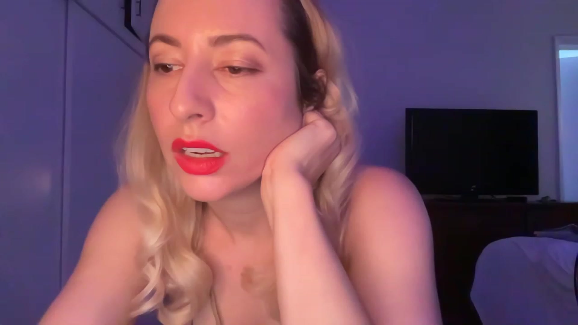 Gallery image thumbnail from Venmome's myfreecams stream on, 01/07/2023, 24:09 image 11 of 20