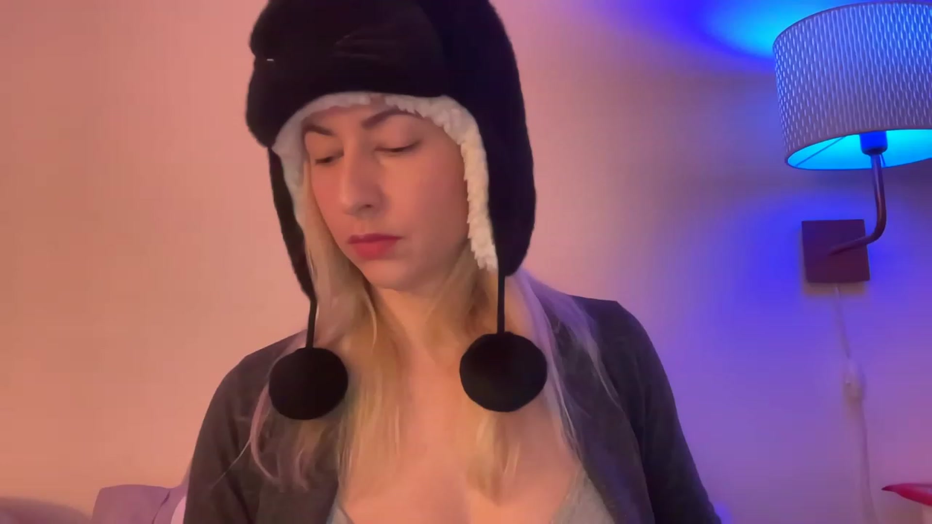 Gallery image thumbnail from Venmome's myfreecams stream on, 01/09/2023, 23:25 image 3 of 20