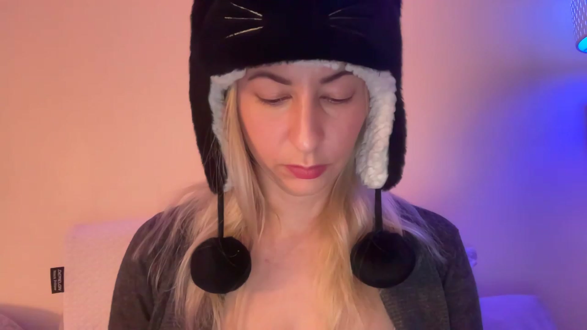 Gallery image thumbnail from Venmome's myfreecams stream on, 01/09/2023, 23:25 image 14 of 20