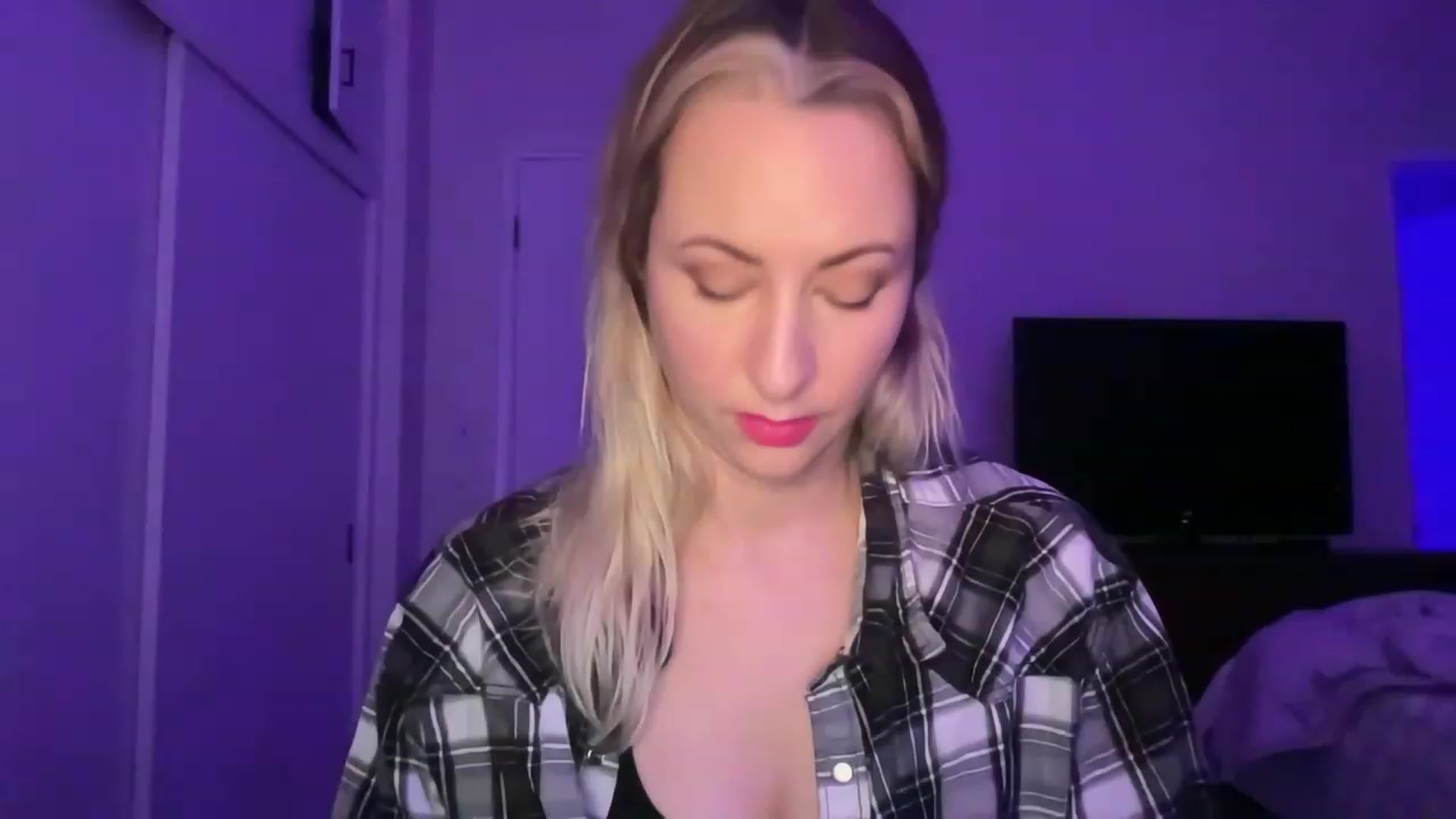 Gallery image thumbnail from Venmome's myfreecams stream on, 01/17/2023, 03:49 image 20 of 20