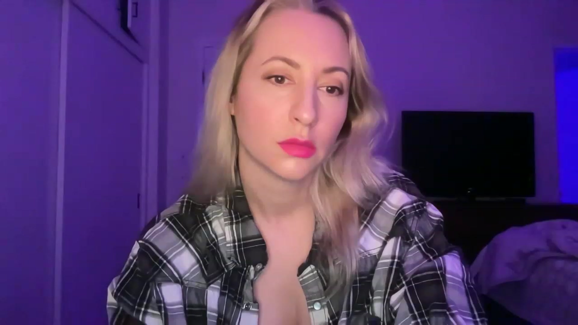 Gallery image thumbnail from Venmome's myfreecams stream on, 01/17/2023, 04:12 image 12 of 20