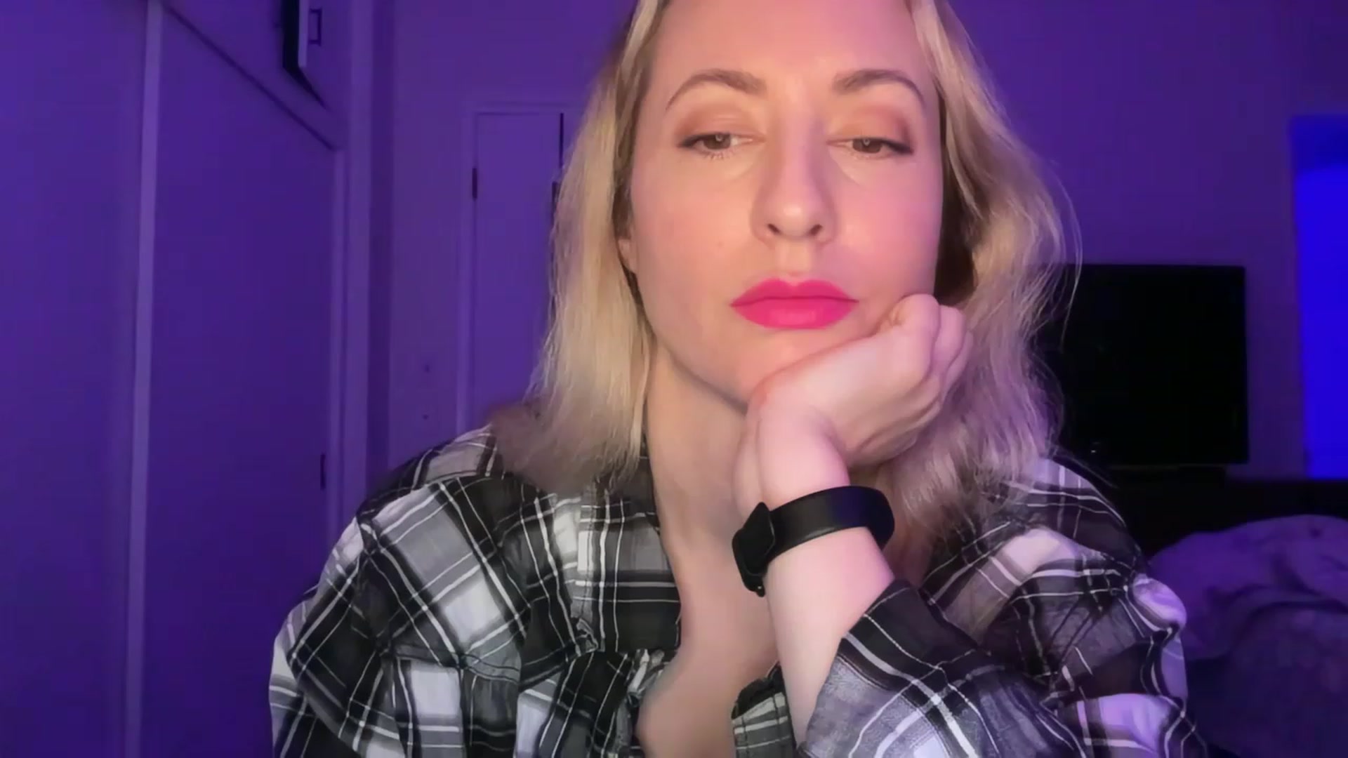 Gallery image thumbnail from Venmome's myfreecams stream on, 01/17/2023, 04:12 image 13 of 20