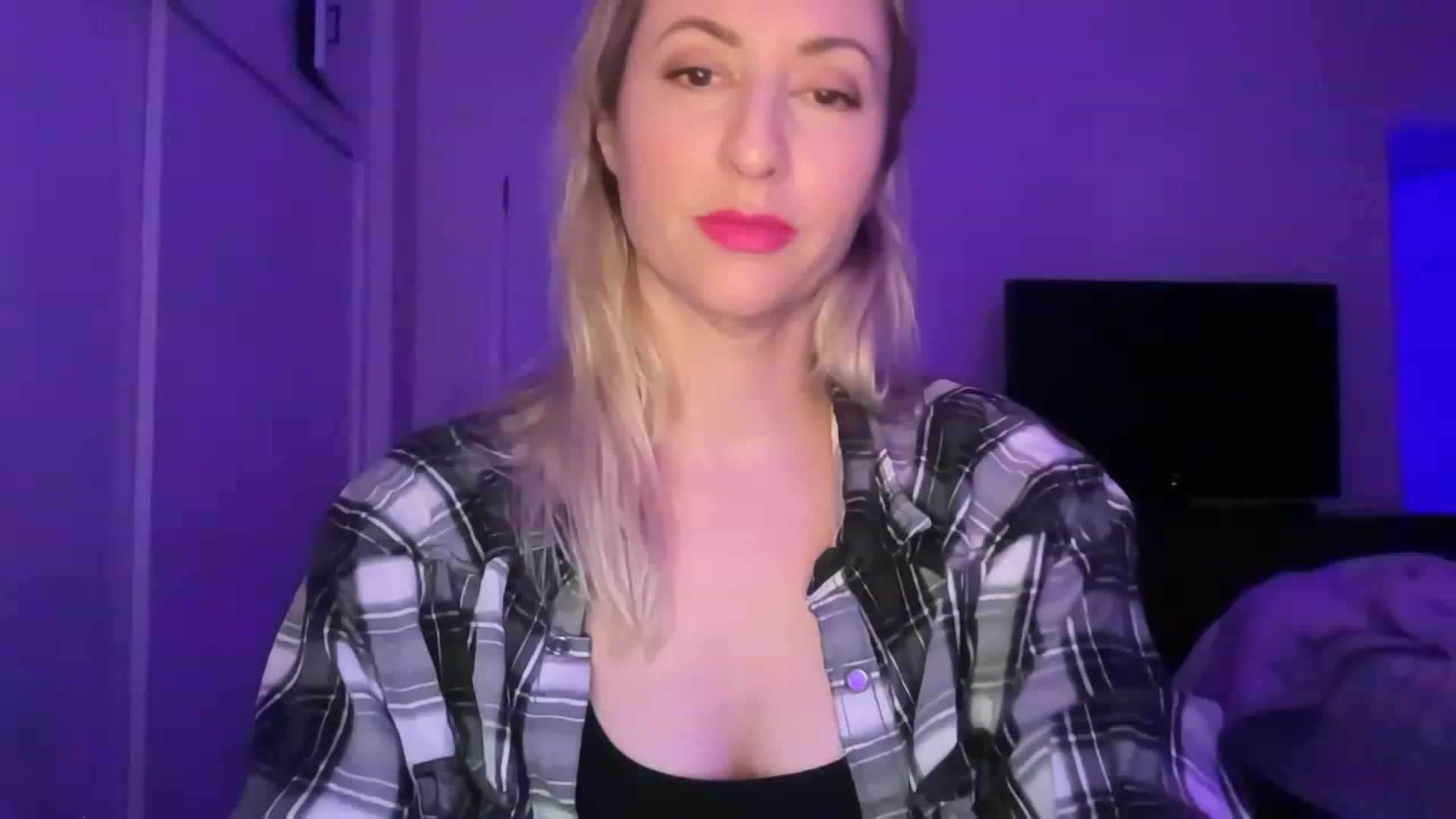 Gallery image thumbnail from Venmome's myfreecams stream on, 01/17/2023, 04:12 image 1 of 20