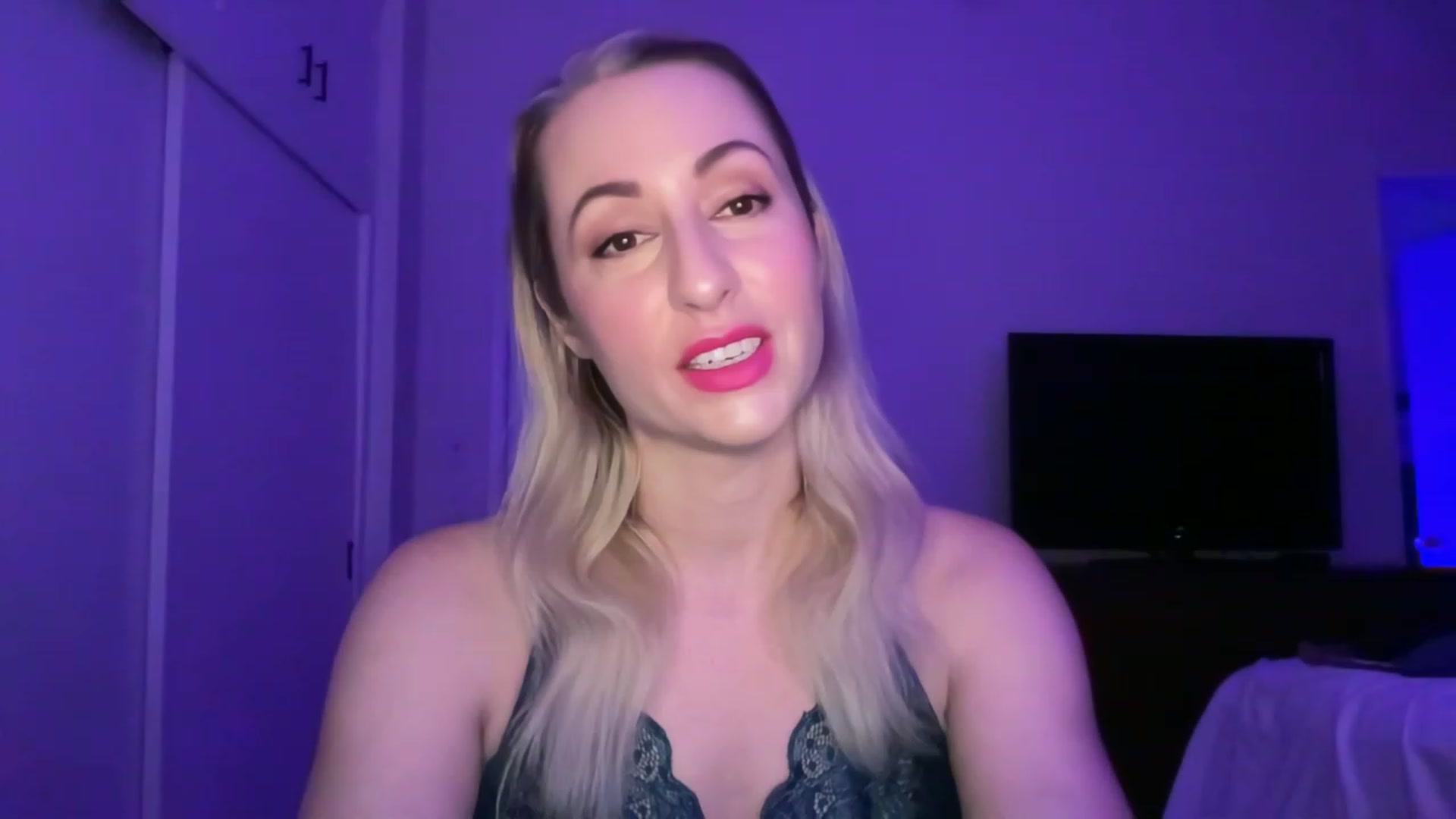 Gallery image thumbnail from Venmome's myfreecams stream on, 01/28/2023, 02:36 image 4 of 20