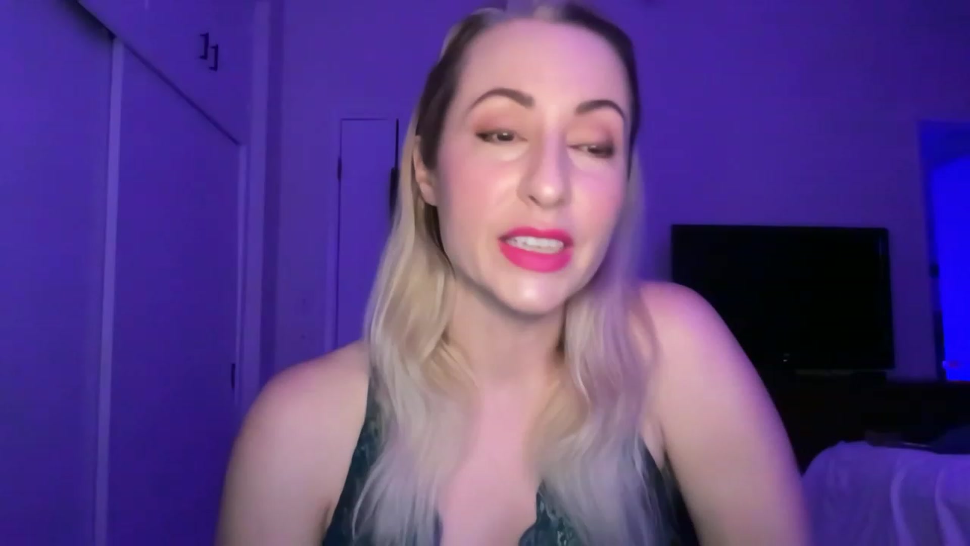 Gallery image thumbnail from Venmome's myfreecams stream on, 01/28/2023, 02:36 image 6 of 20